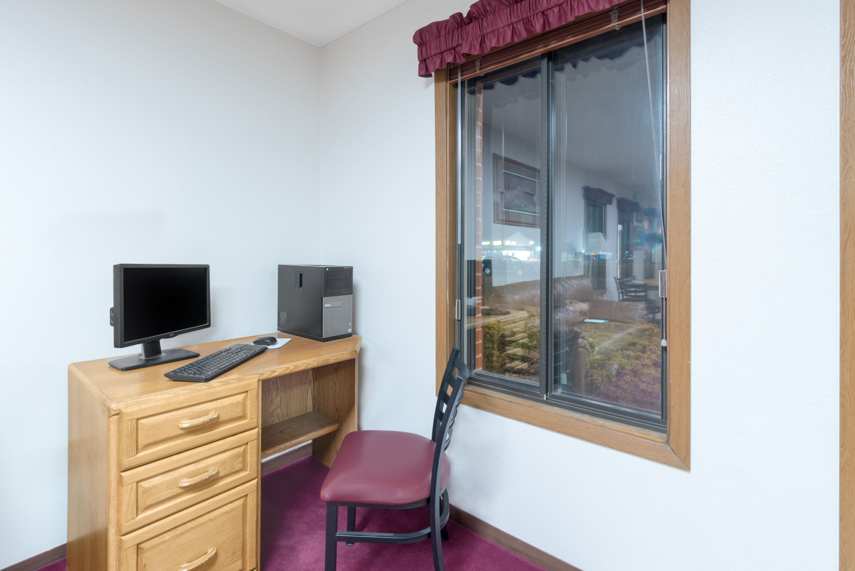 Super 8 by Wyndham Murdo business center in Murdo, South Dakota