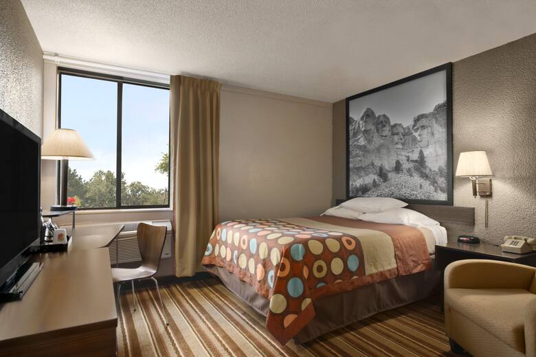 Guest room at the Super 8 Redfield in Redfield, South Dakota