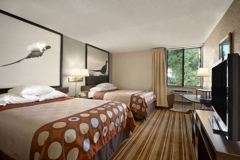 Guest room at the Super 8 Redfield in Redfield, South Dakota