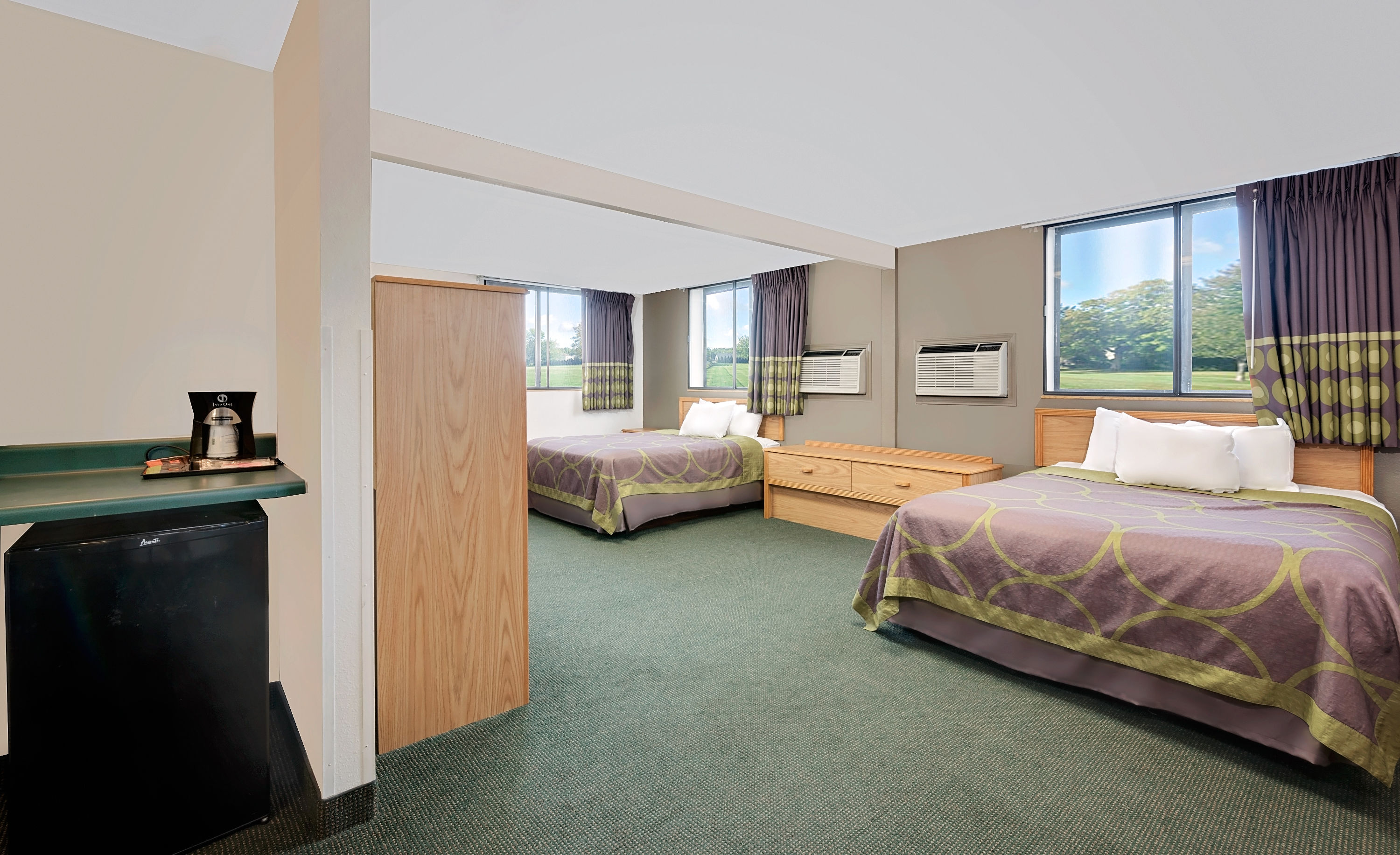 Super 8 by Wyndham Spearfish suite in Spearfish, South Dakota