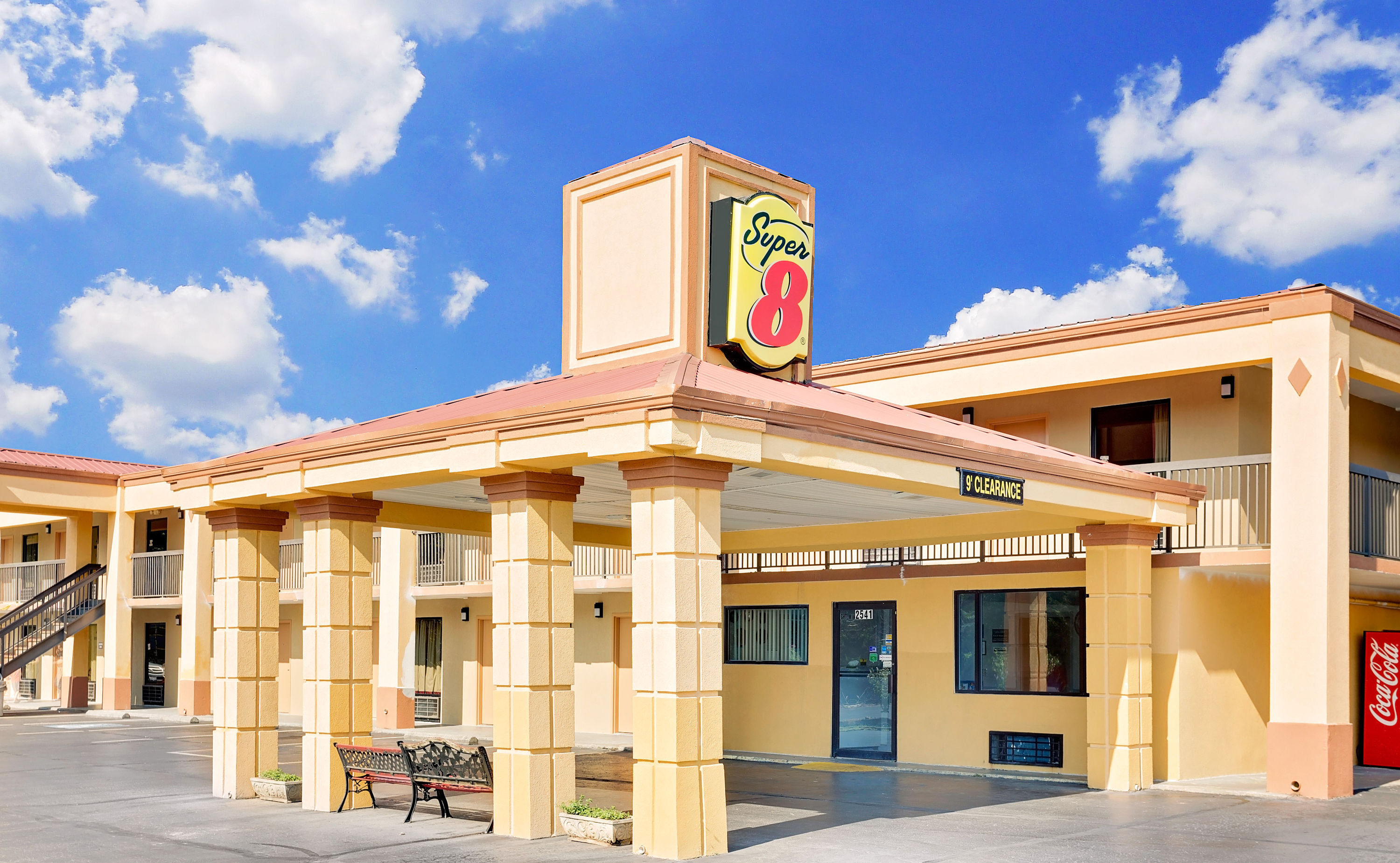 Super 8 by Wyndham Athens Athens, TN Hotels