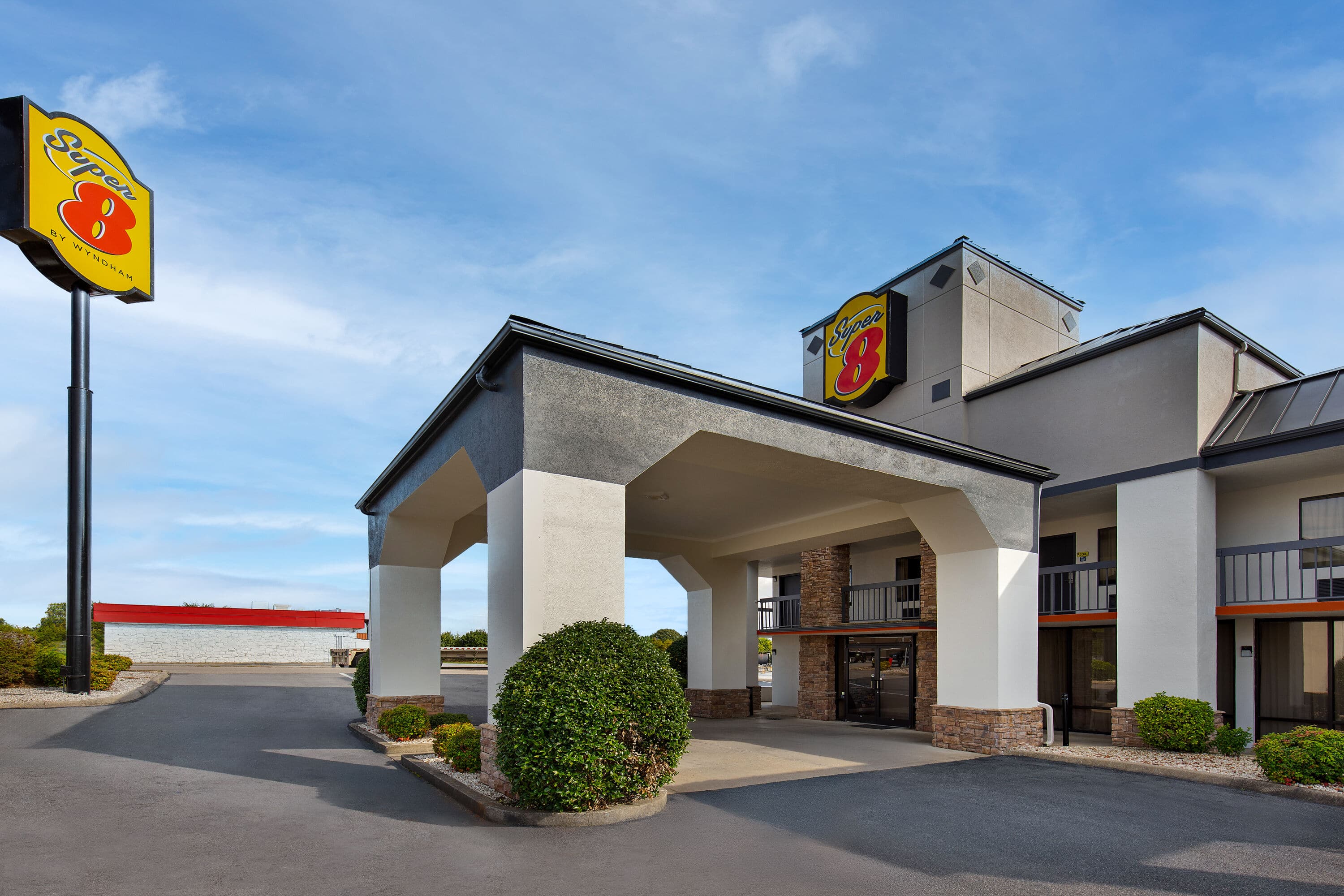 Super 8 by Wyndham Bulls Gap Greeneville Area | Bulls Gap, TN Hotels