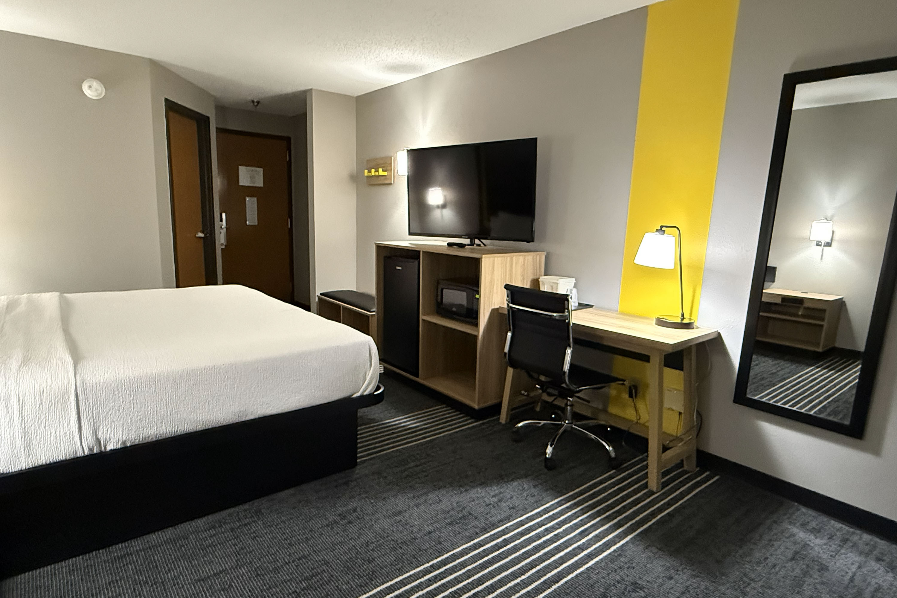 Guest room at the Super 8 by Wyndham Chattanooga East/Hamilton Place in Chattanooga, Tennessee