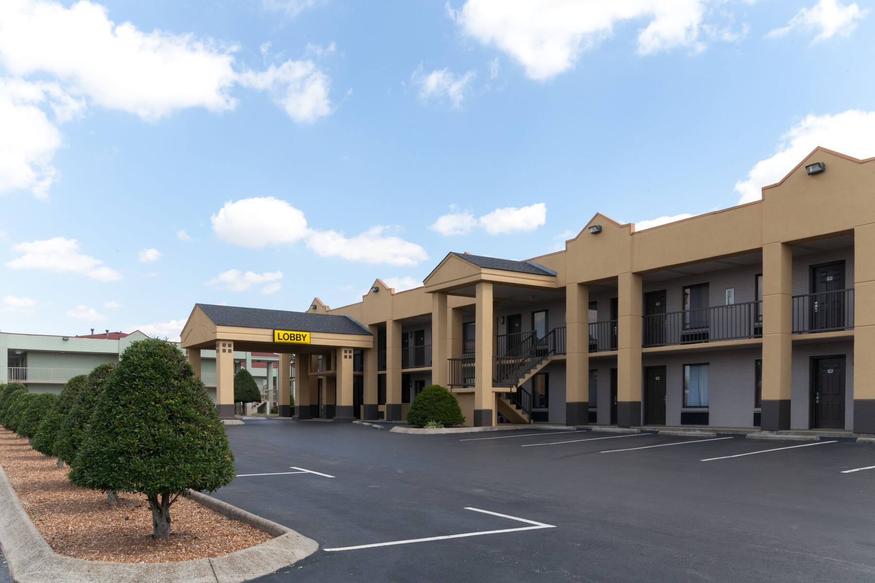 Exterior of Super 8 Clarksville Northeast hotel in Clarksville, Tennessee Exterior of Super 8 Clarksville Northeast hotel in Clarksville, Tennessee