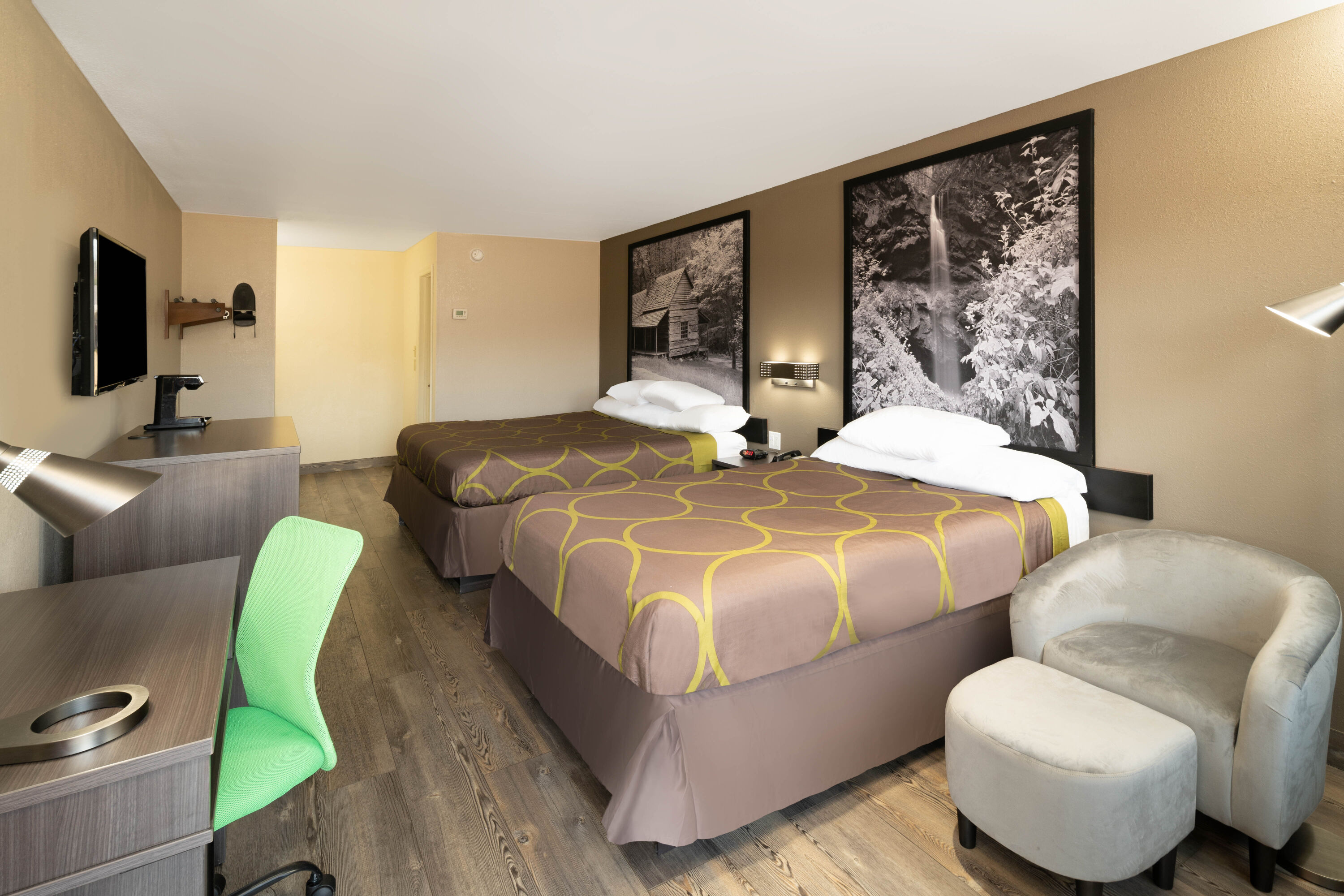 Guest room at the Super 8 by Wyndham Cleveland in Cleveland, Tennessee