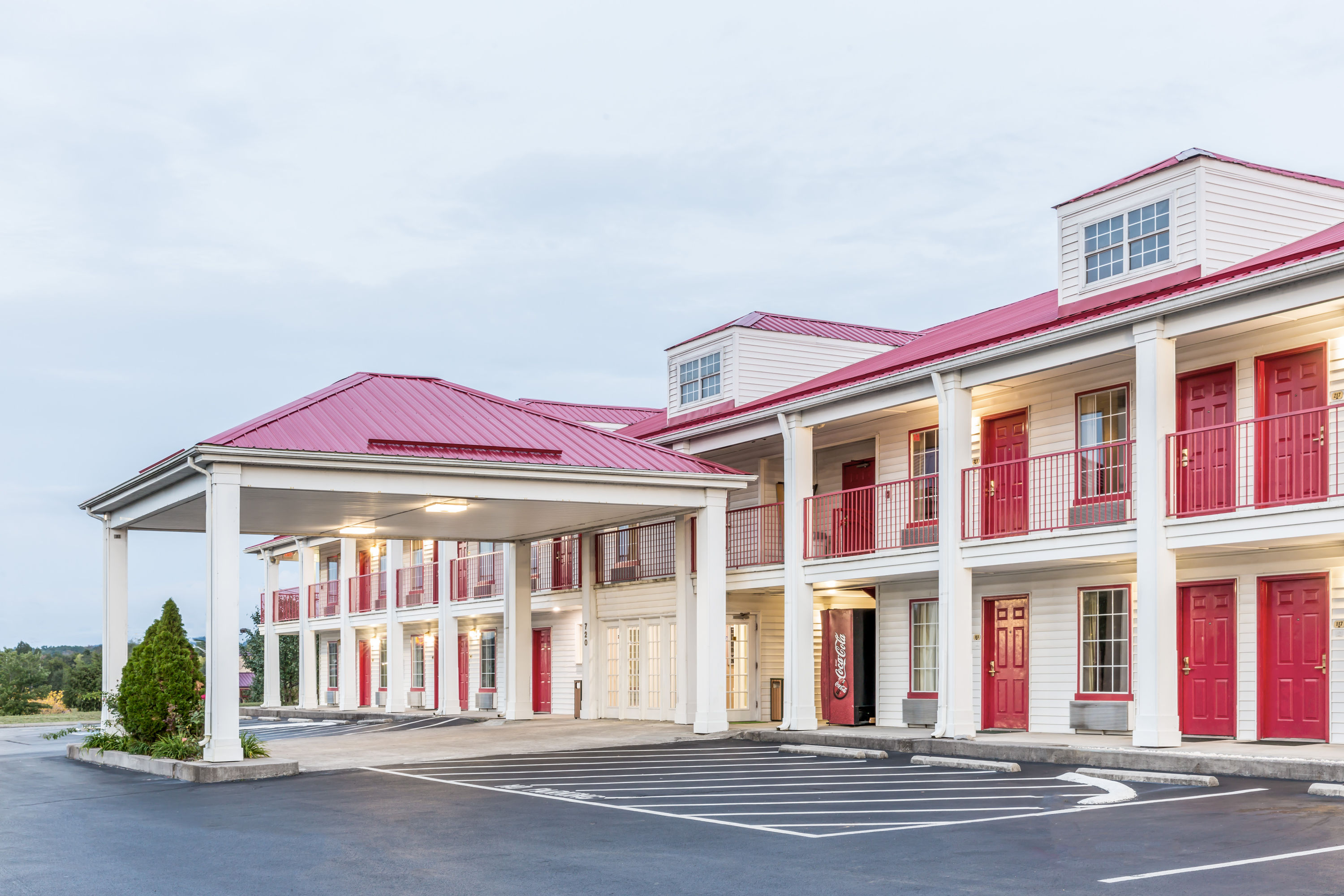 Super 8 by Wyndham Clinton Clinton TN Hotels