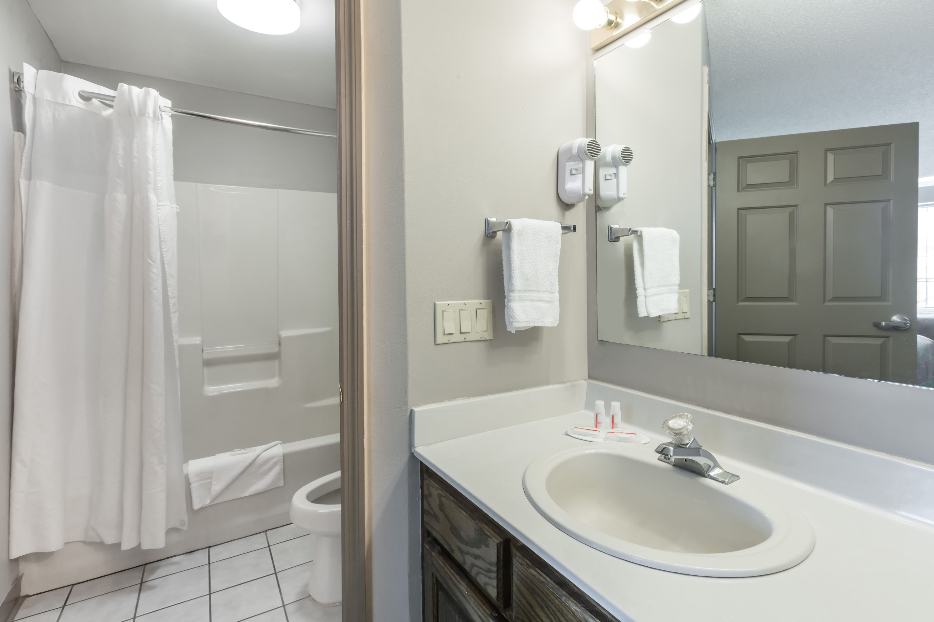 Super 8 by Wyndham Clinton Clinton TN Hotels