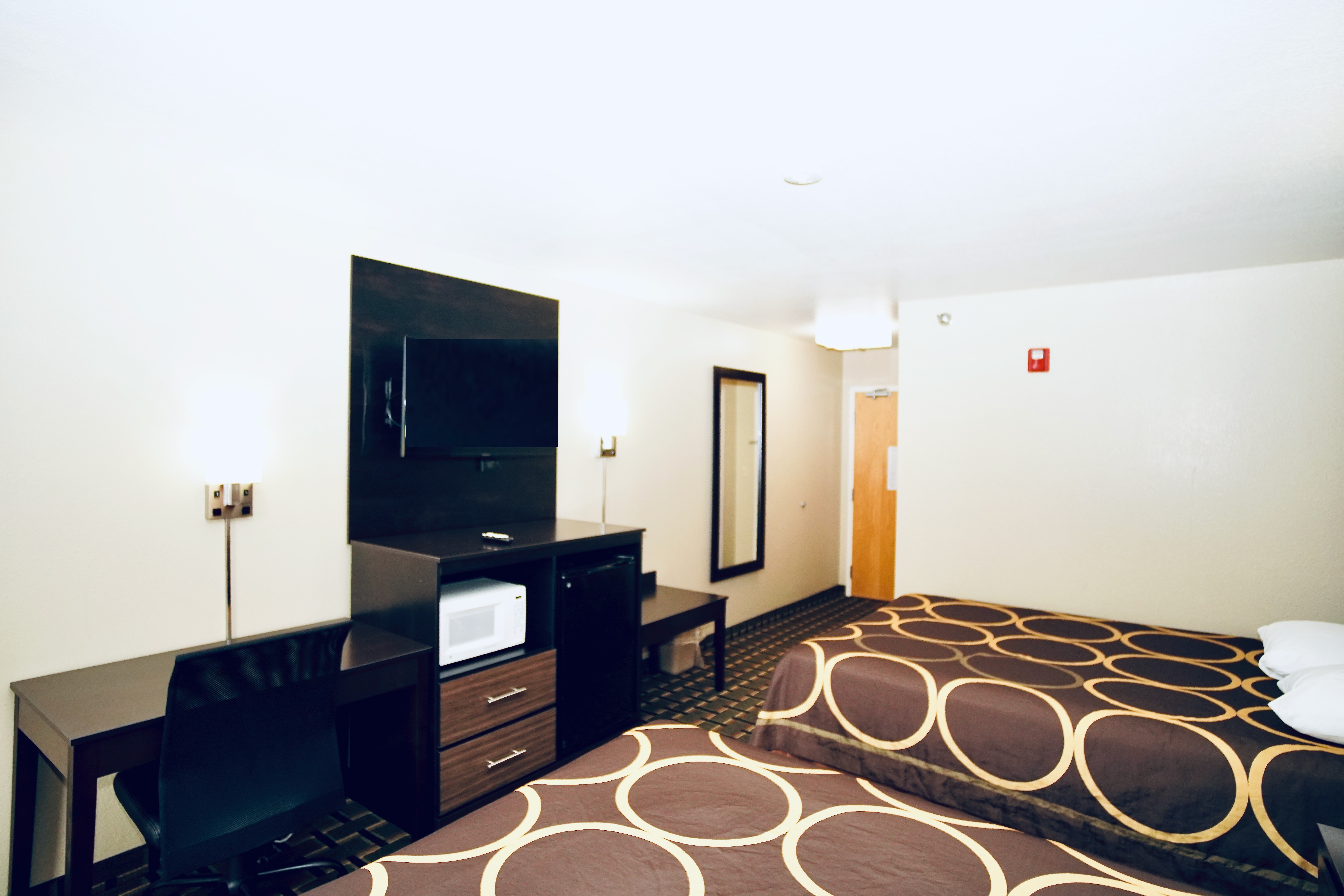 Guest room at the Super 8 by Wyndham Crossville TN in Crossville, Tennessee