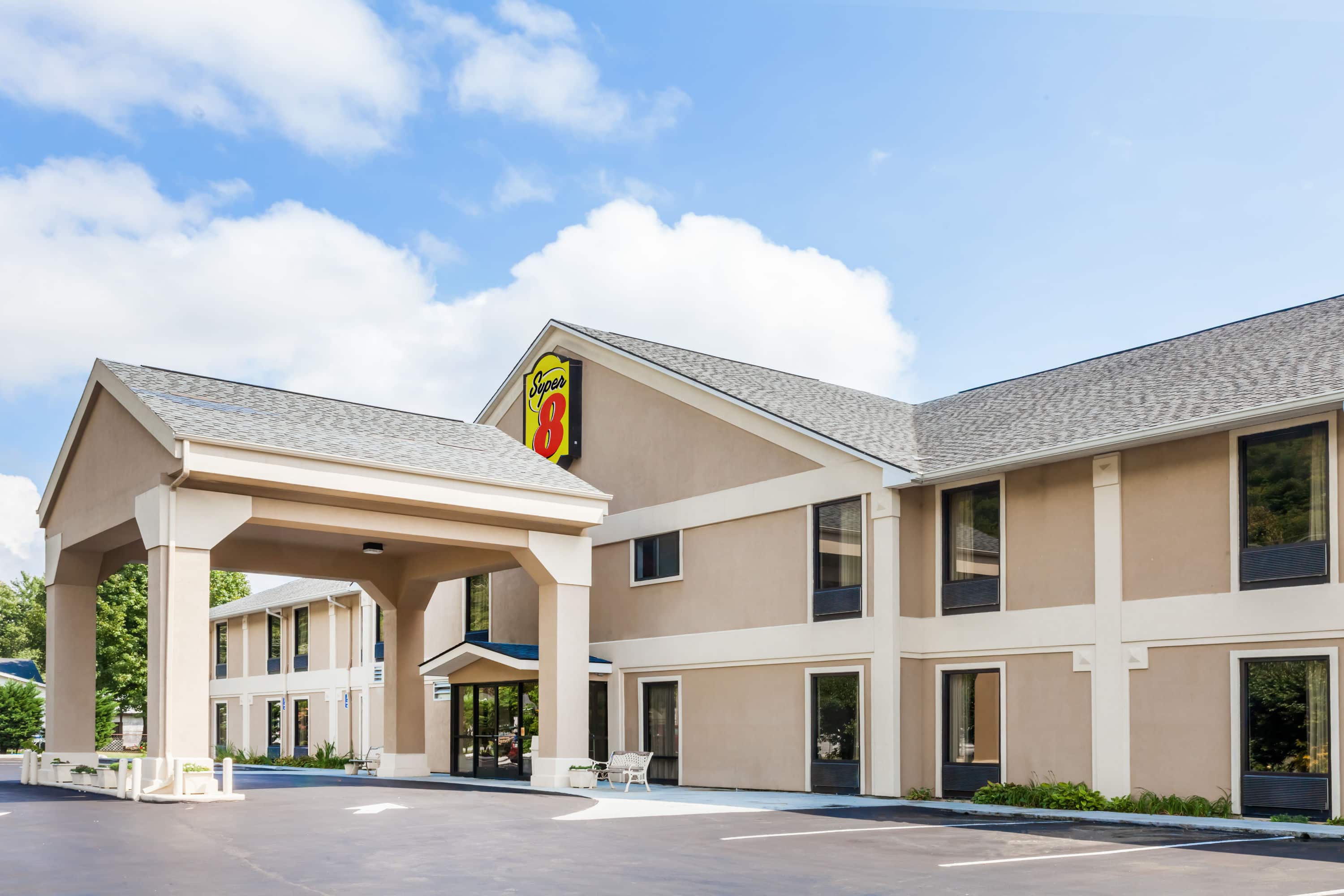 Super 8 by Wyndham Erwin | Erwin, TN Hotels