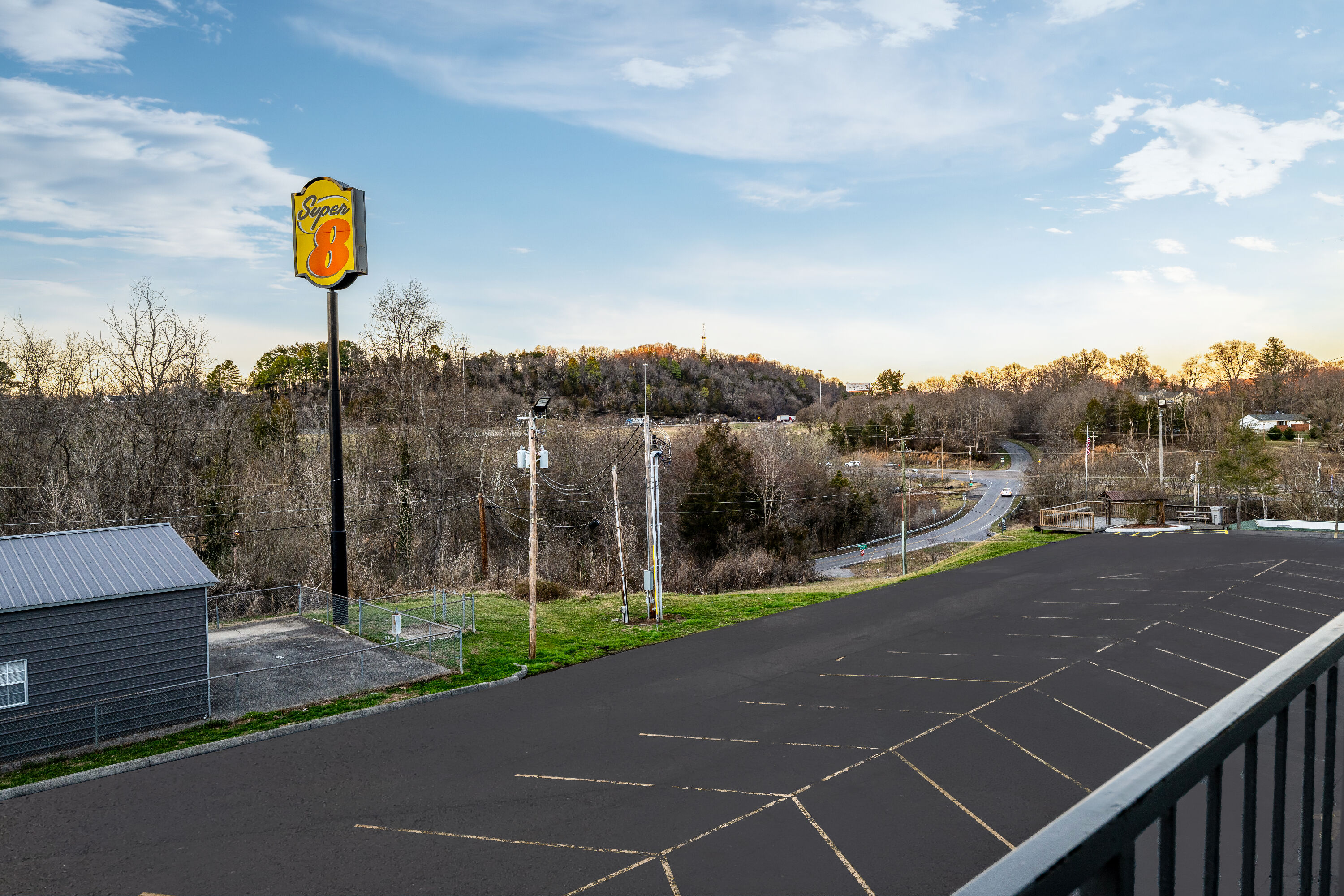 Exterior Day Image of Super 8 by Wyndham Kingsport /I-81 hotel in Kingsport, Tennessee