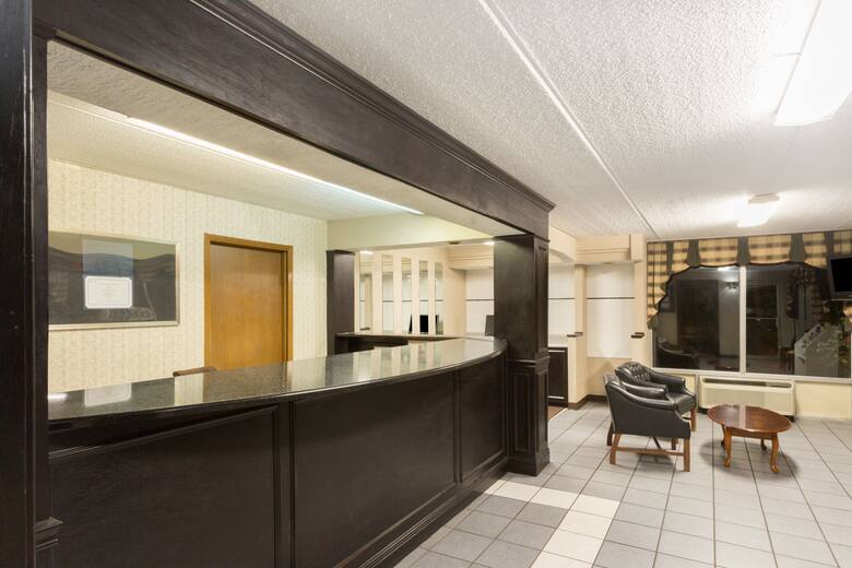 Super 8 Kingsport /I-81 hotel lobby in Kingsport, Tennessee