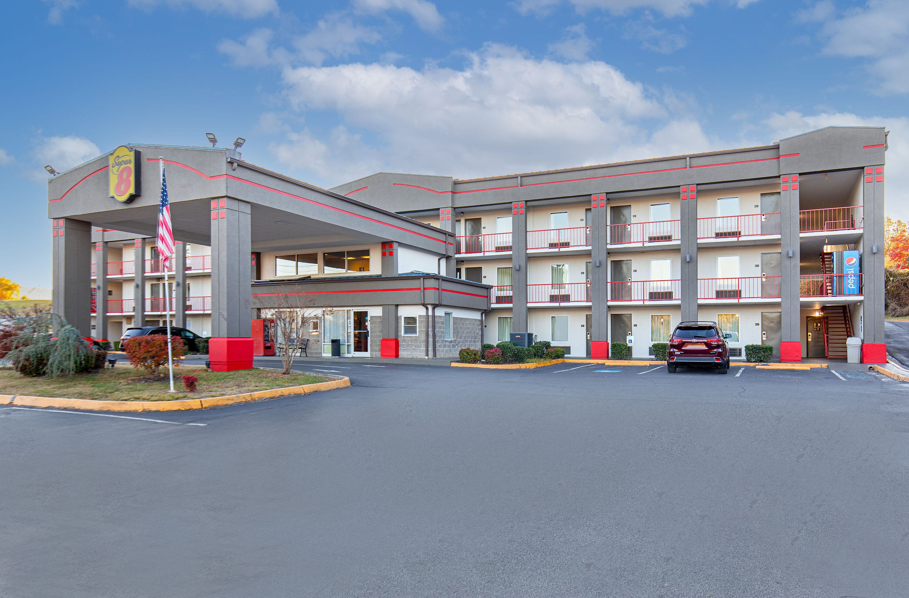 Super 8 by Wyndham Kingsport | Kingsport, TN Hotels