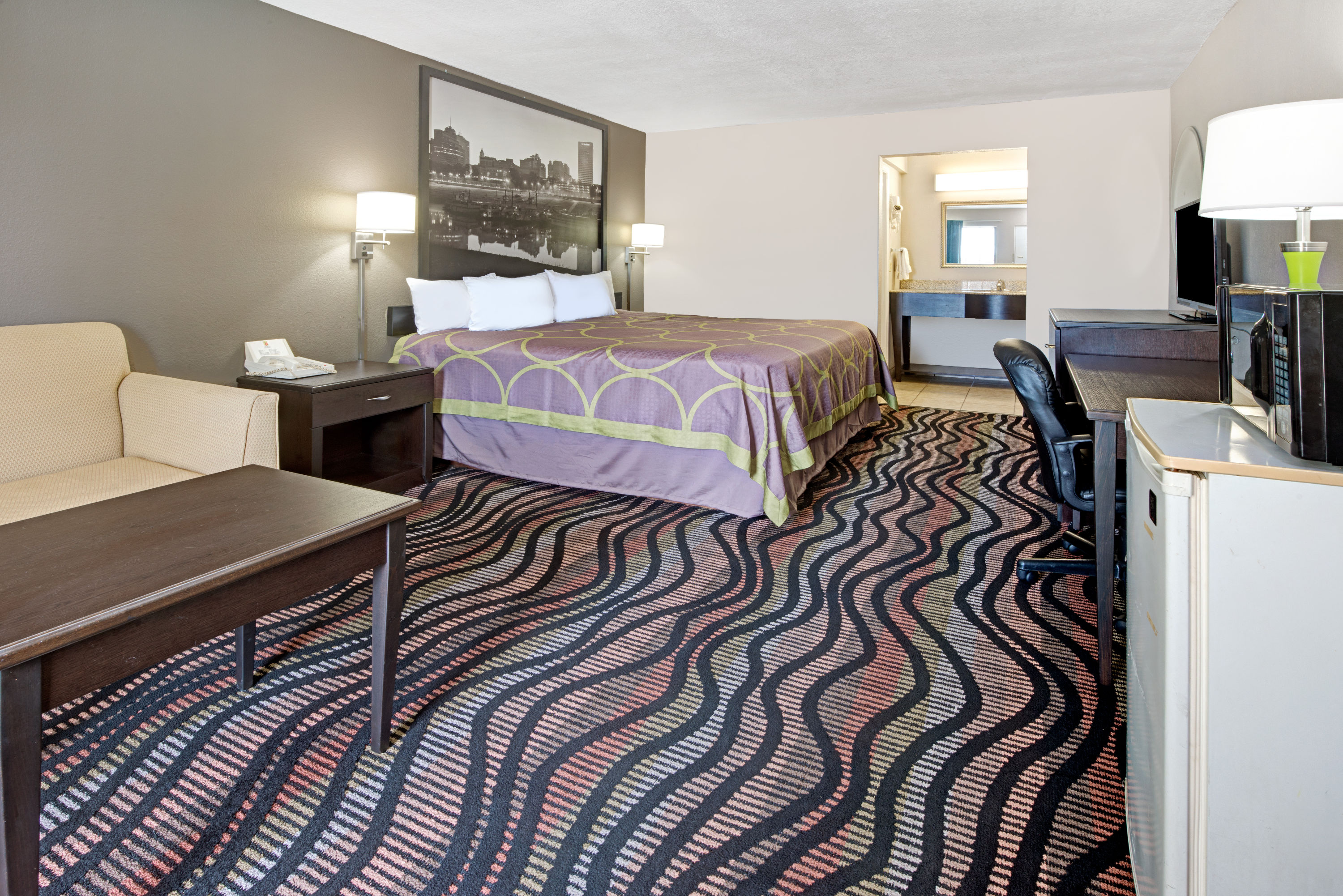 Super 8 by Wyndham Lakeland suite in Lakeland, Tennessee