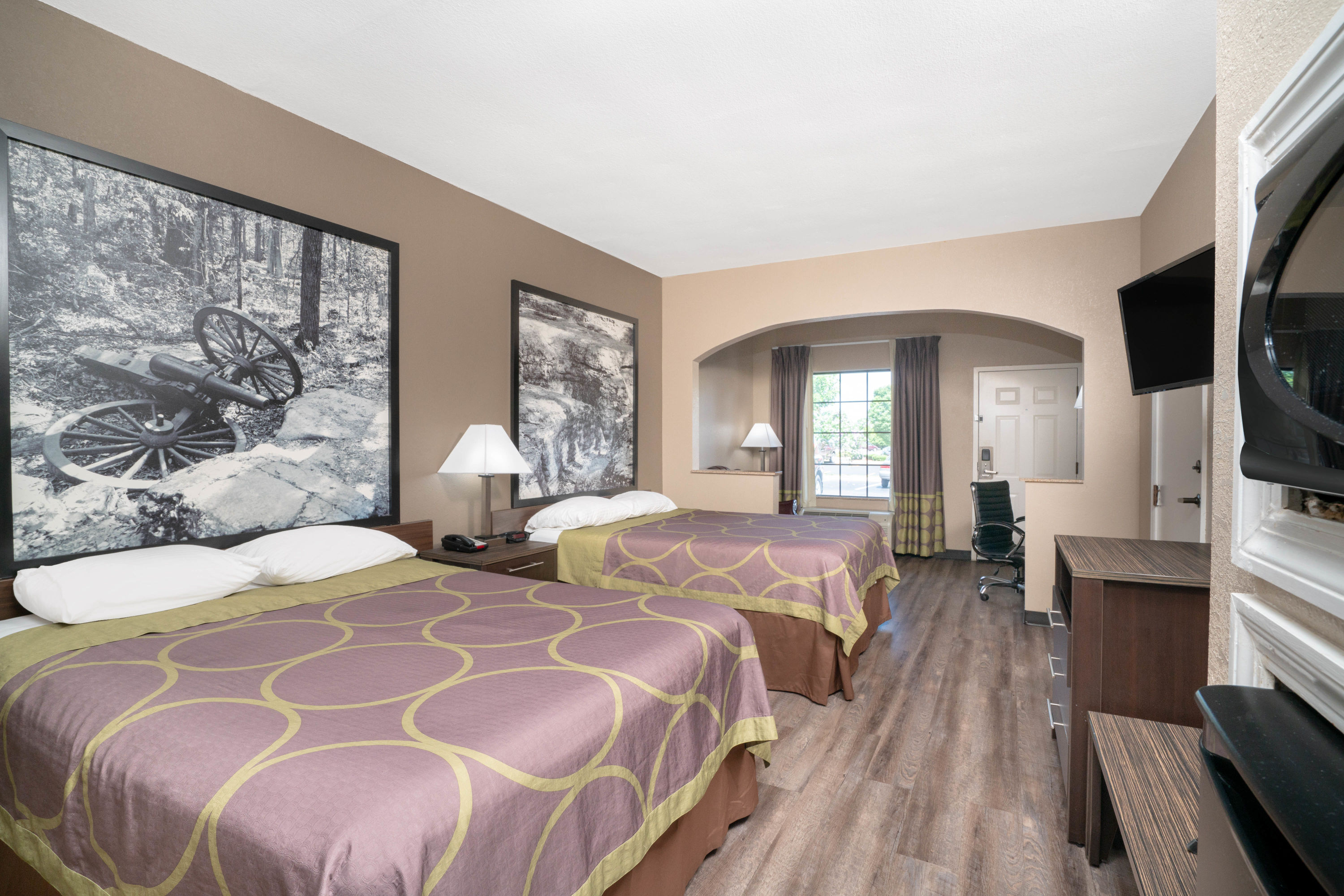 Super 8 by Wyndham Murfreesboro suite in Murfreesboro, Tennessee