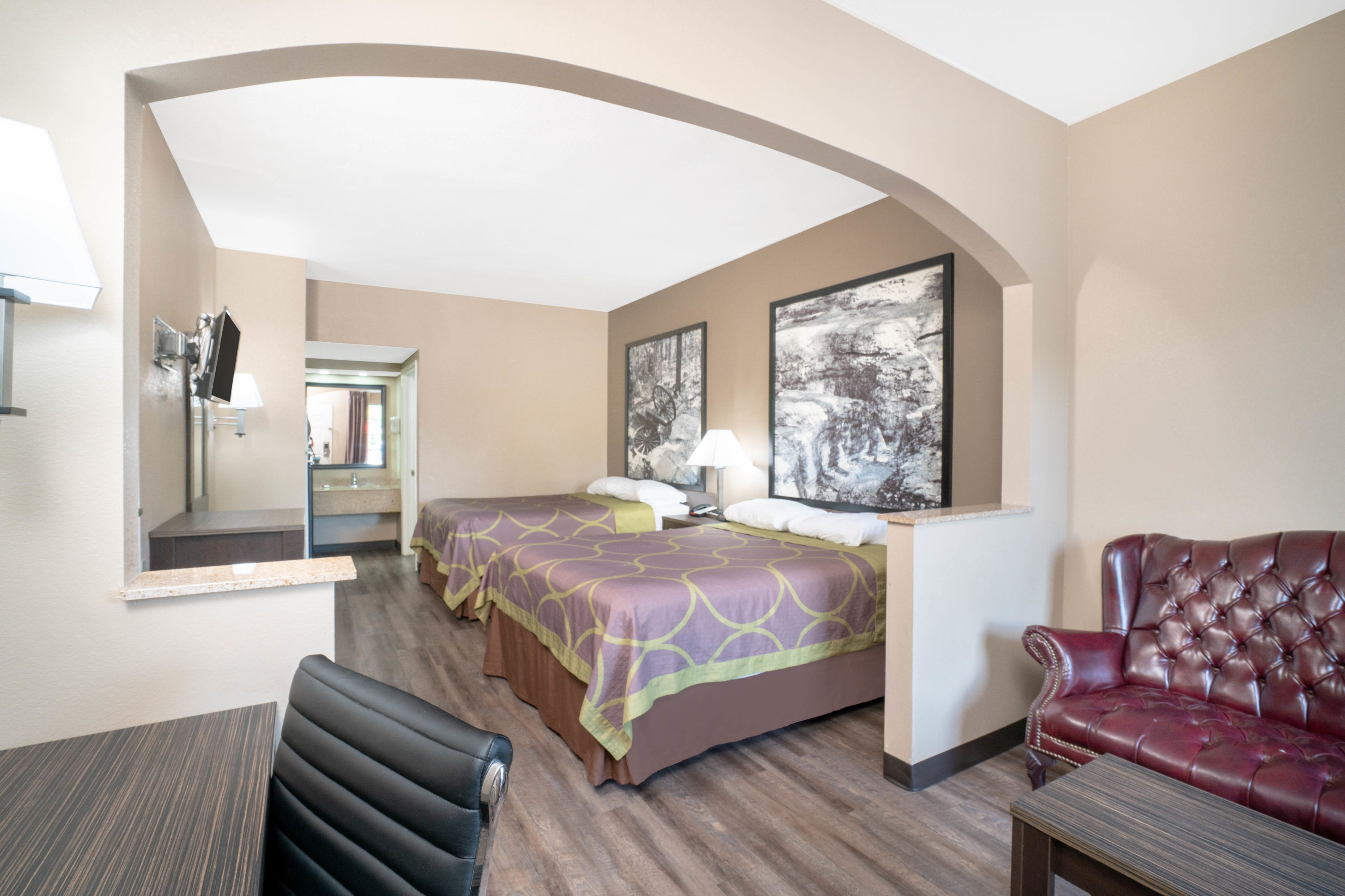 Super 8 by Wyndham Murfreesboro suite in Murfreesboro, Tennessee