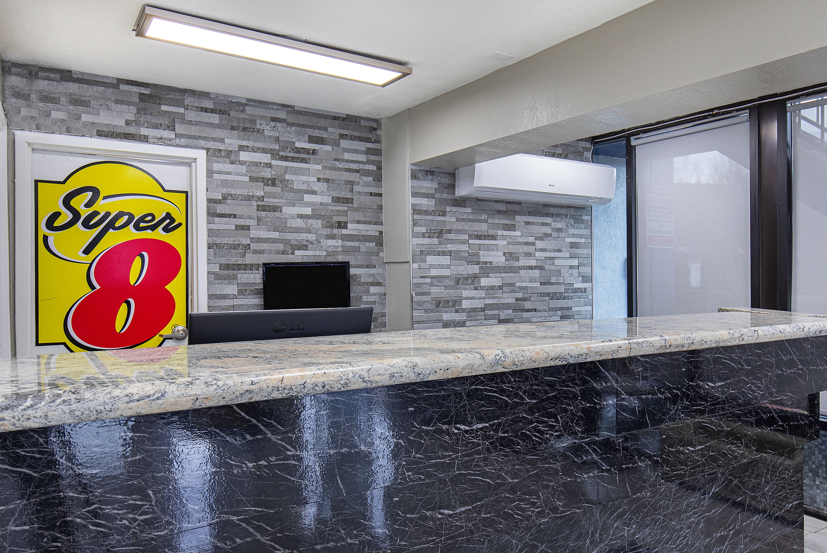 Super 8 by Wyndham Nashville West reception in Nashville, Tennessee