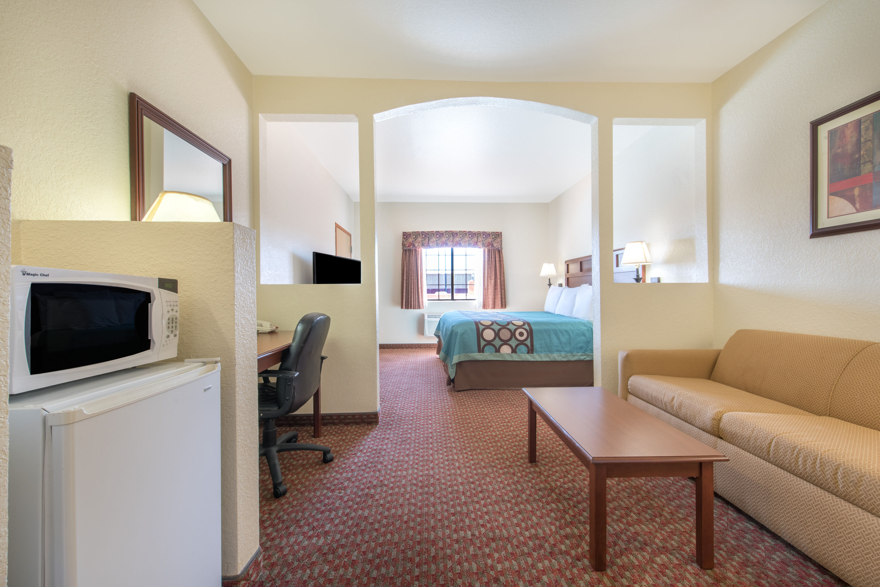 Super 8 by Wyndham Abilene South suite in Abilene, Texas