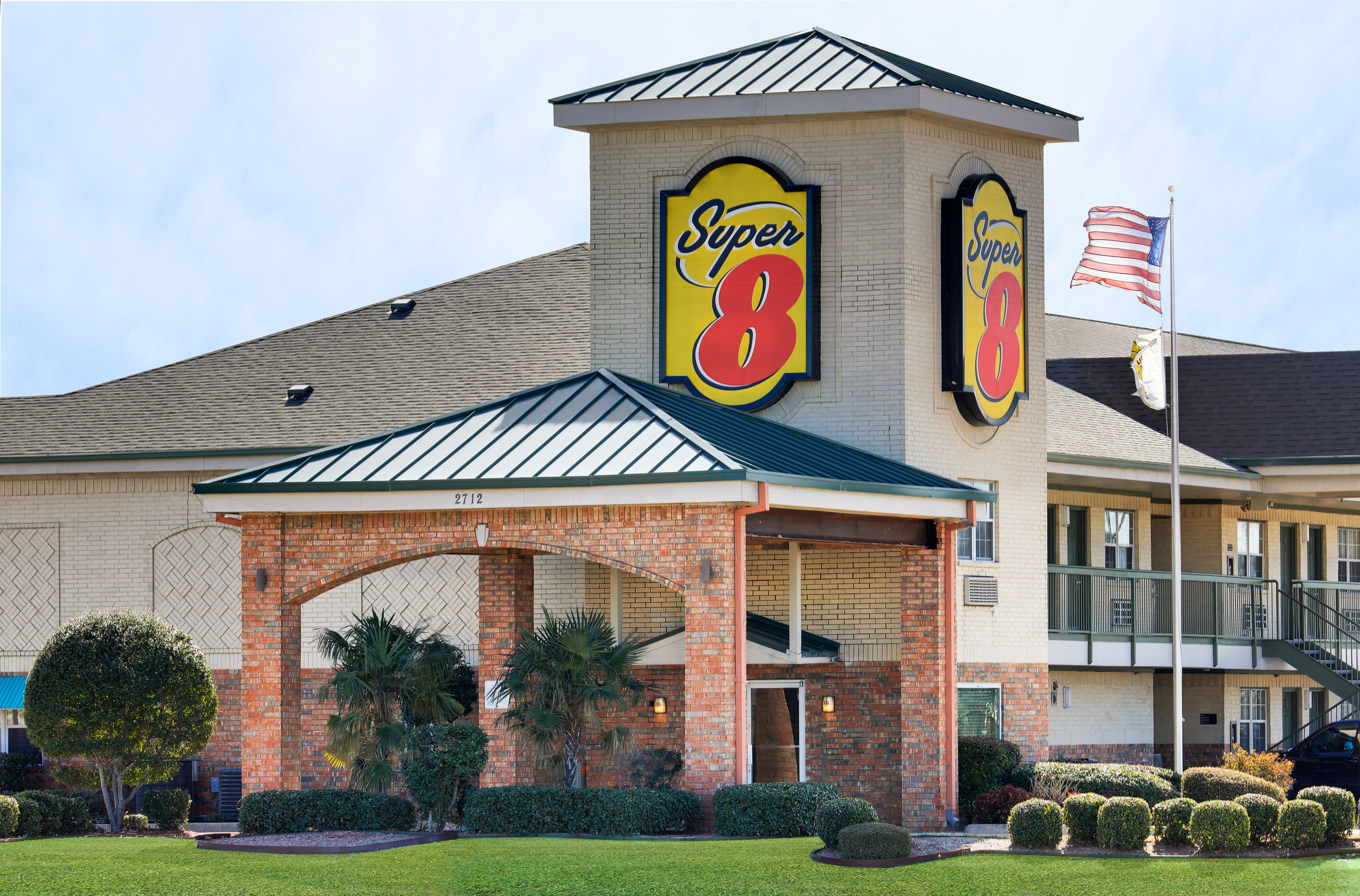 Super 8 by Wyndham Arlington Near AT&T Stadium Arlington, TX Hotels