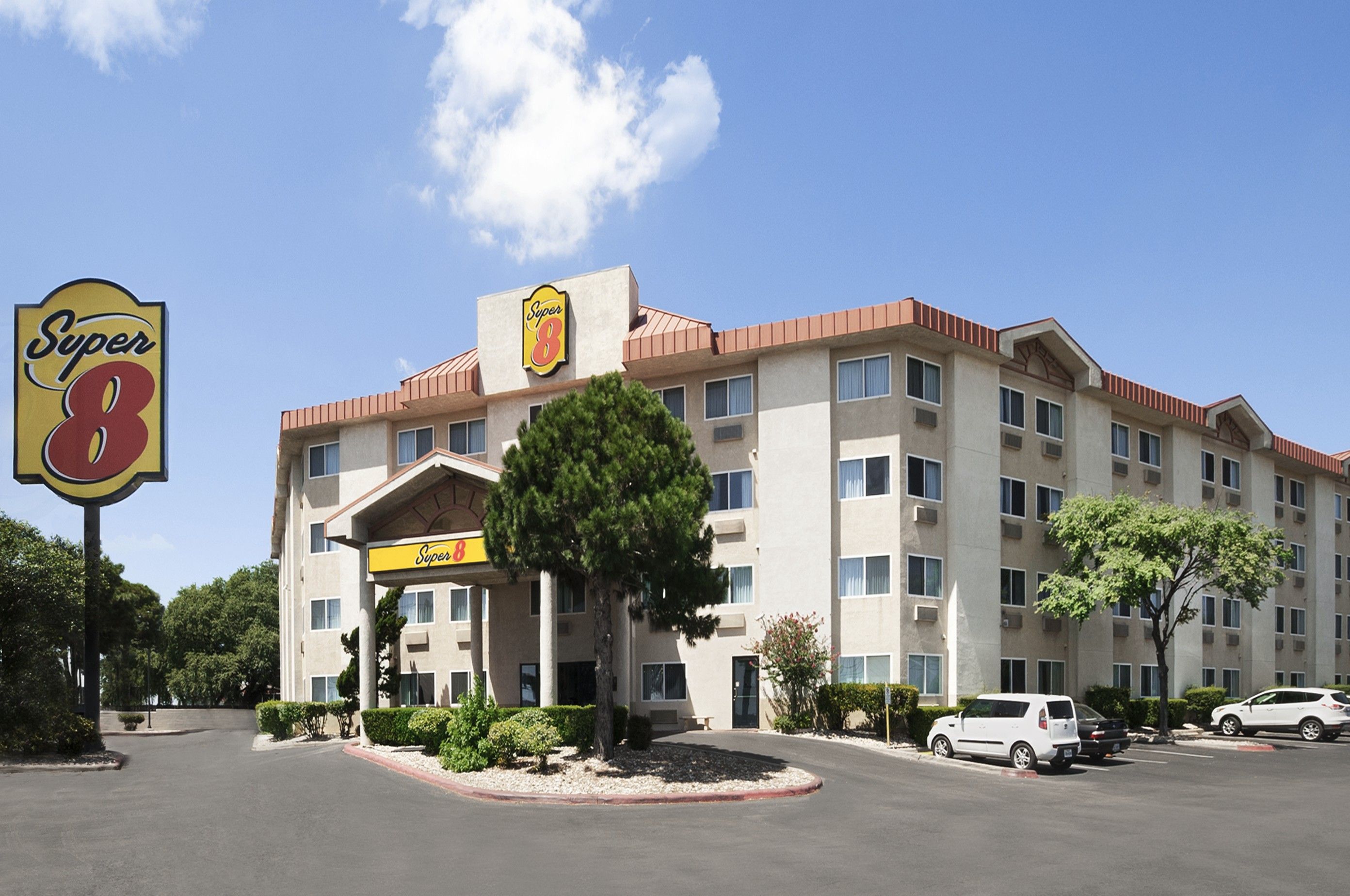 Super 8 By Wyndham Austin North University Area Austin Tx Hotels