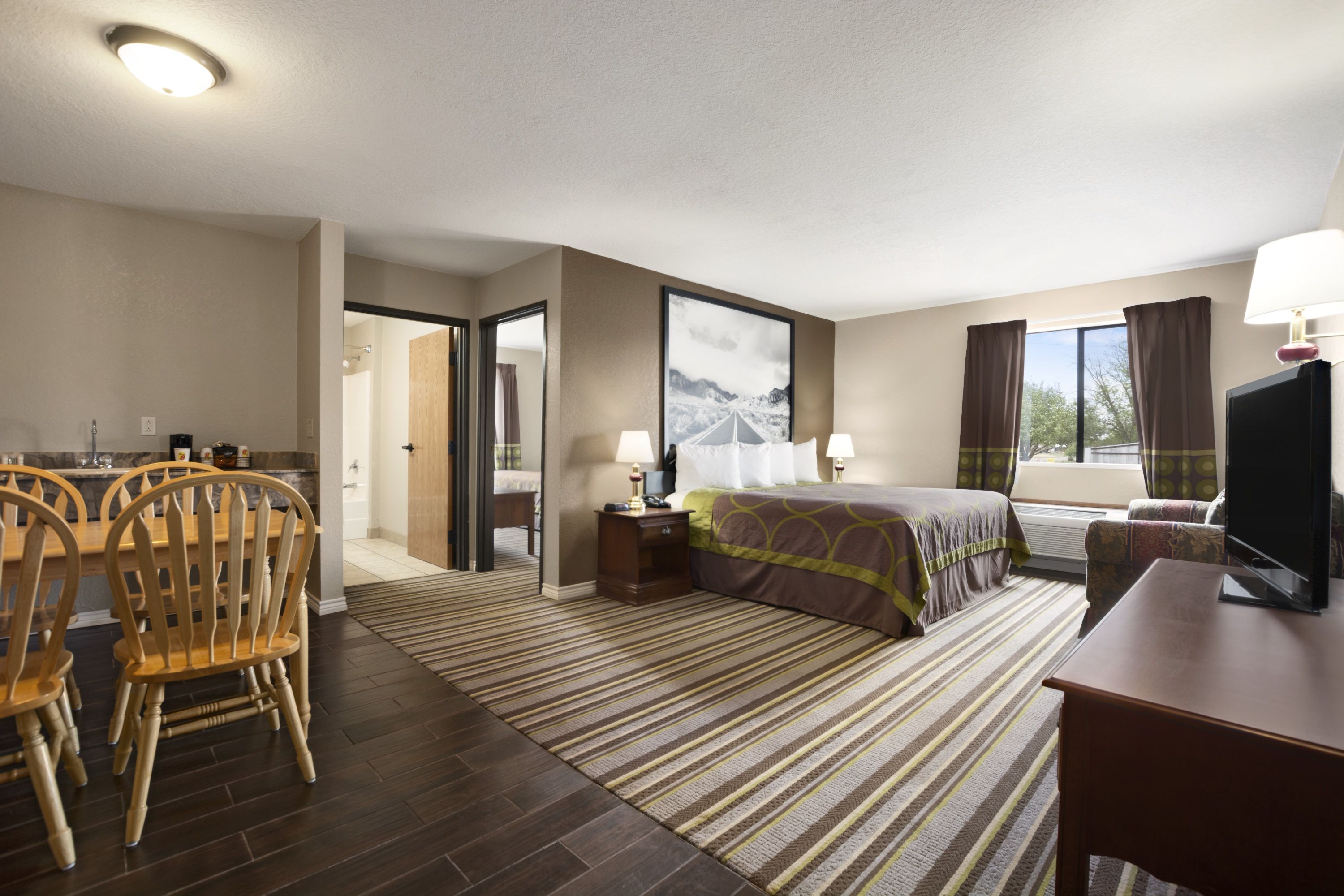 Super 8 by Wyndham Childress suite in Childress, Texas