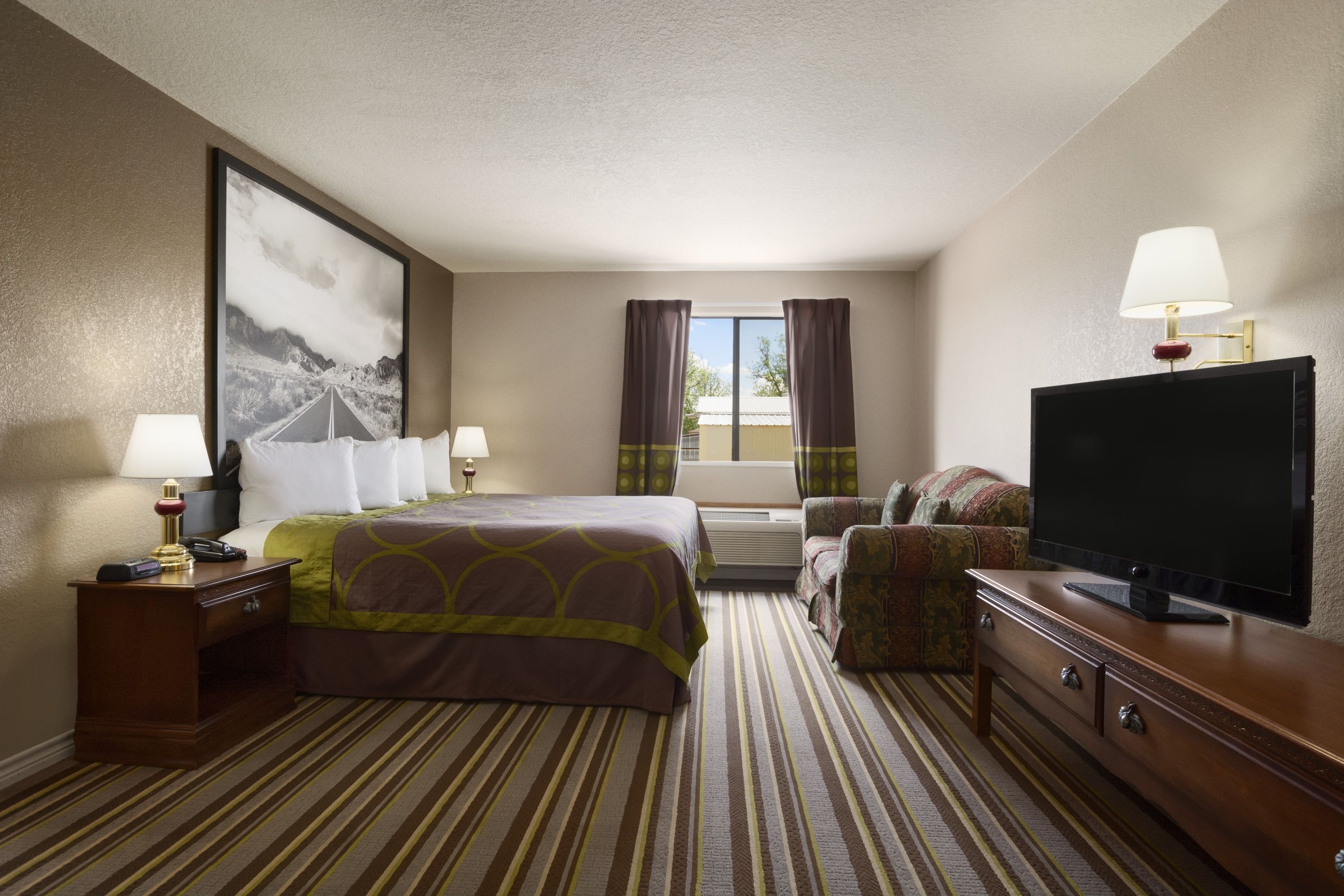 Super 8 by Wyndham Childress suite in Childress, Texas
