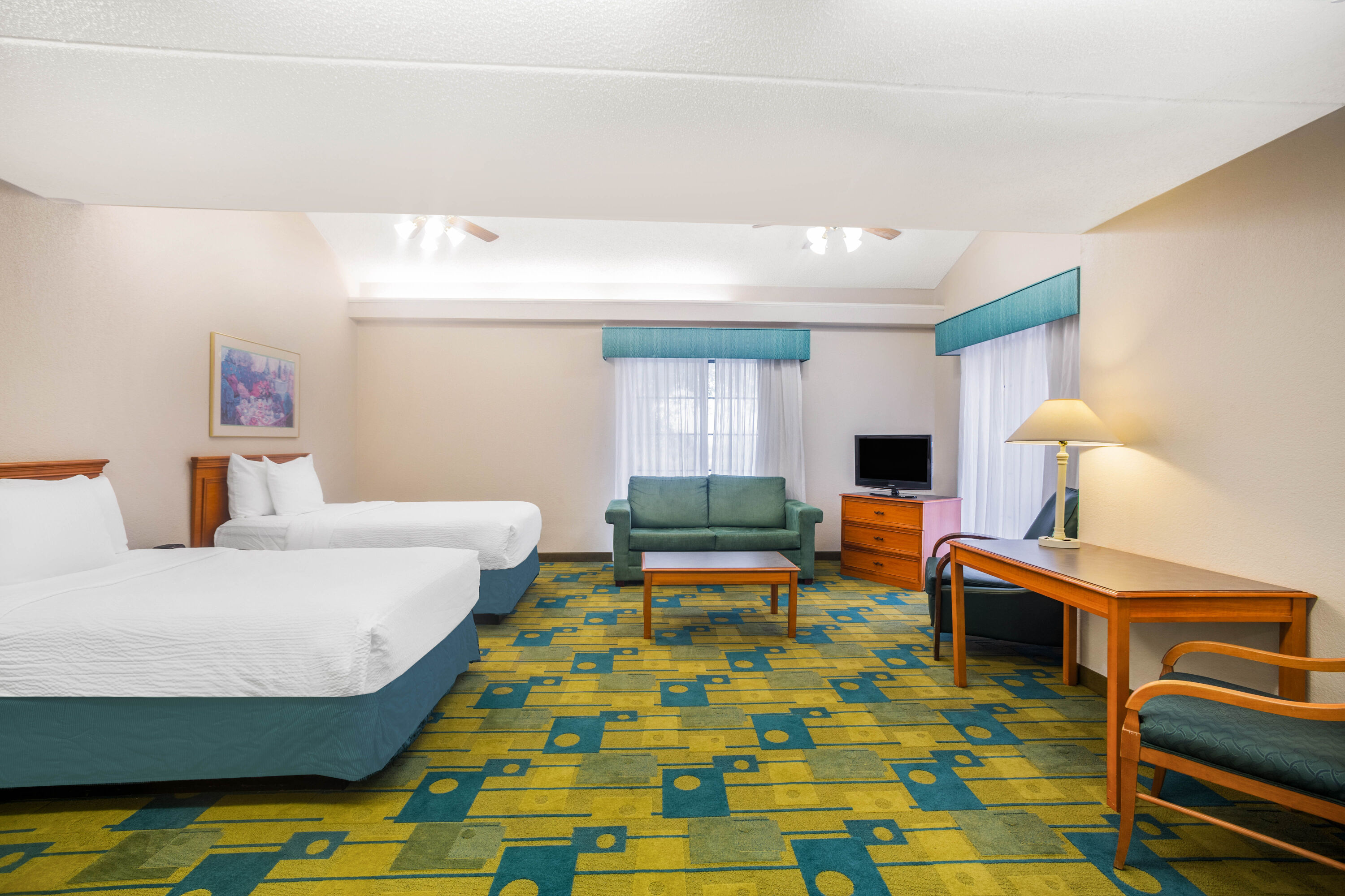 Super 8 by Wyndham Eagle Pass suite in Eagle Pass, Texas