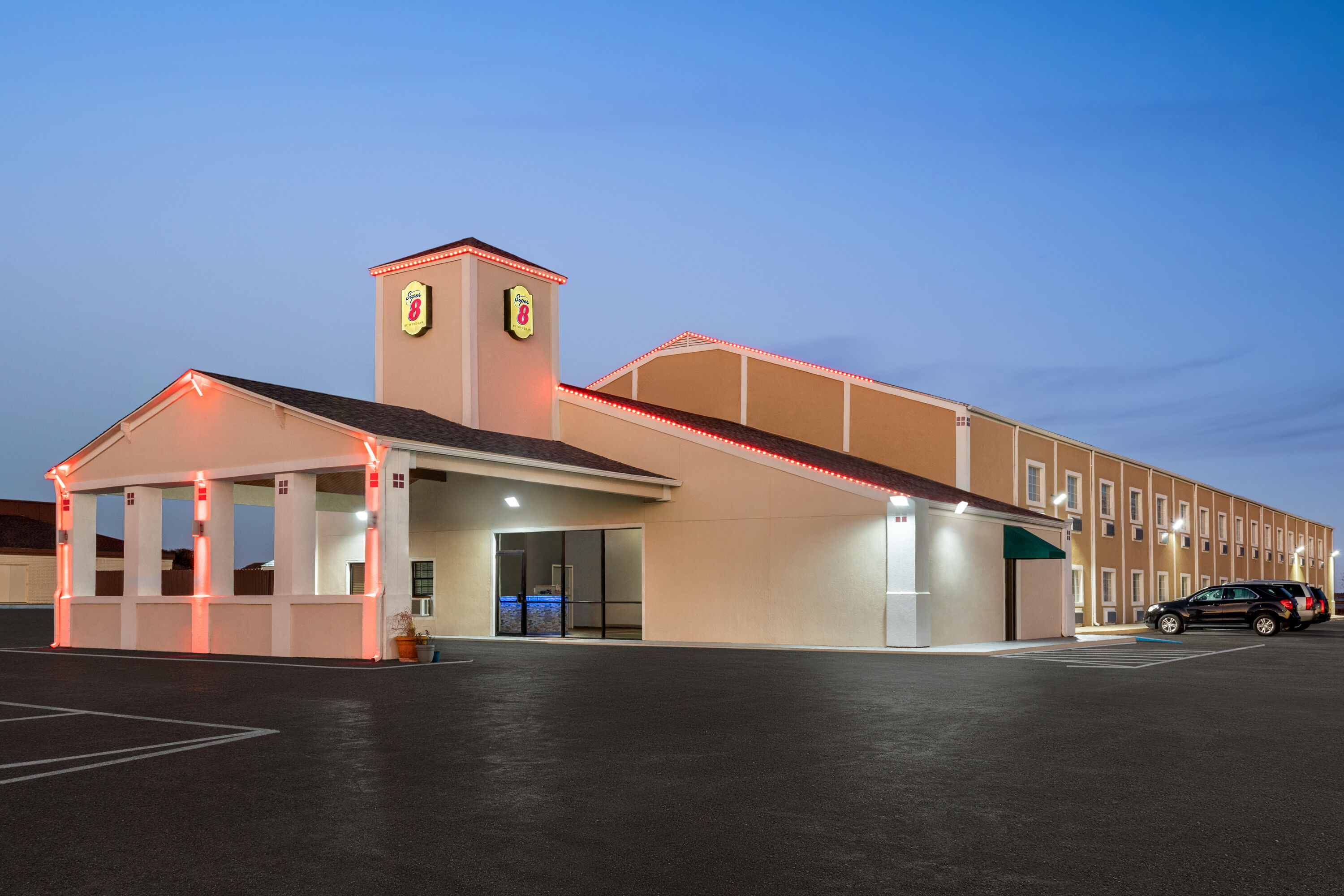 Exterior of Super 8 by Wyndham Gainesville TX hotel in Gainesville, Texas