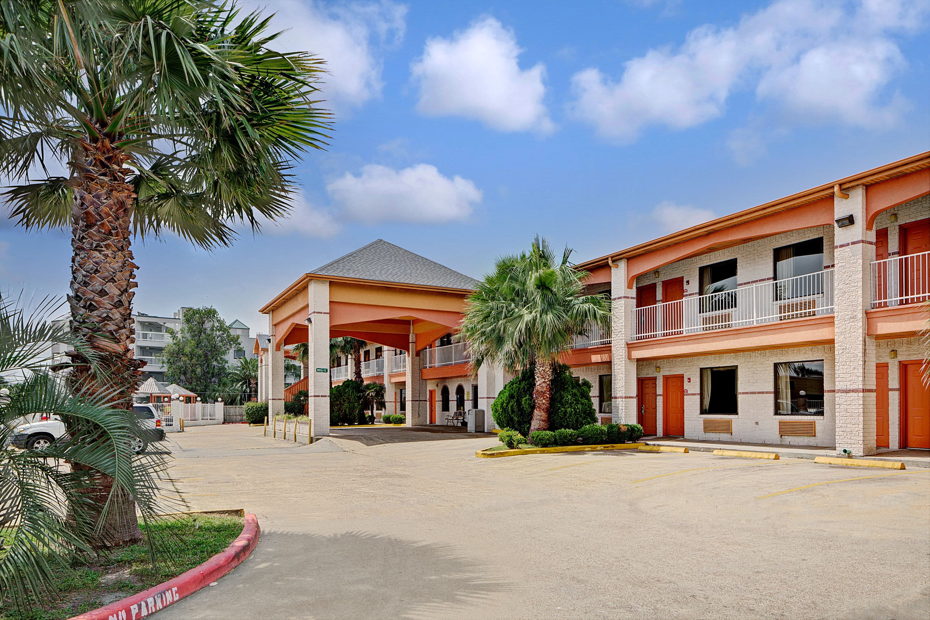 Super 8 by Wyndham Galveston | Galveston, TX Hotels