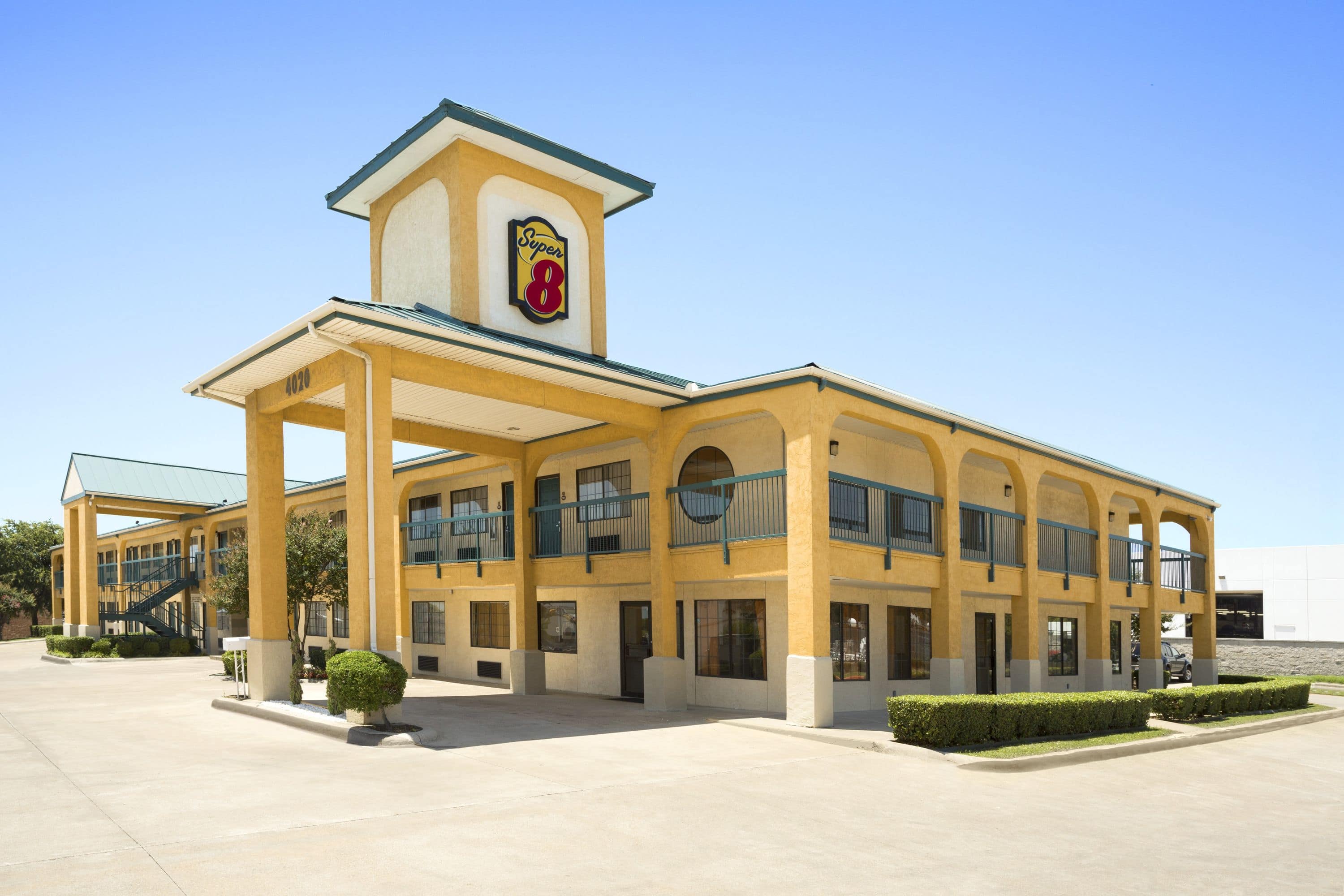 Super 8 By Wyndham Grand Prairie Southwest Grand Prairie - 