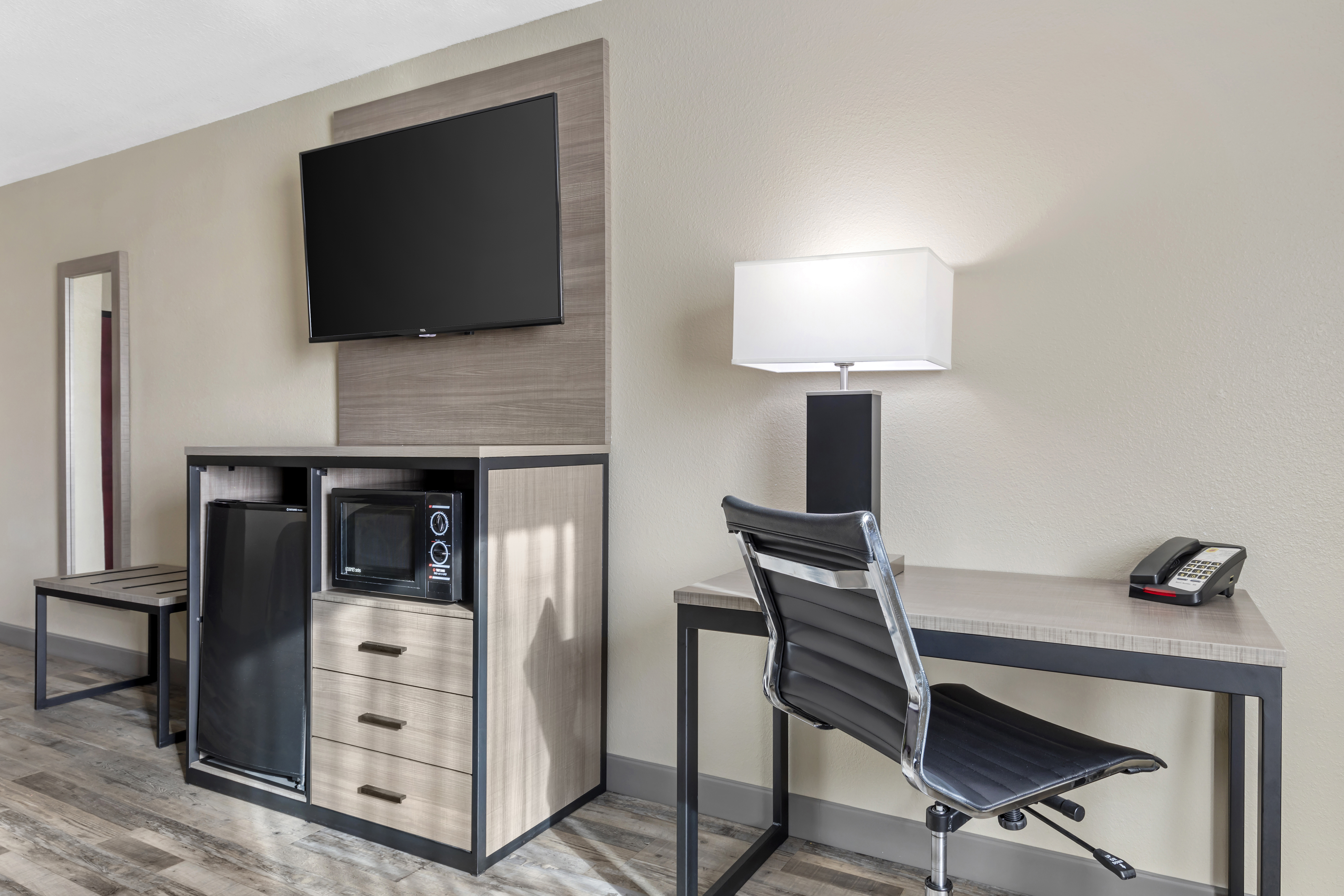 Guest room at the Super 8 by Wyndham Harker Heights Killeen/Fort Cavazos in Harker Heights, Texas