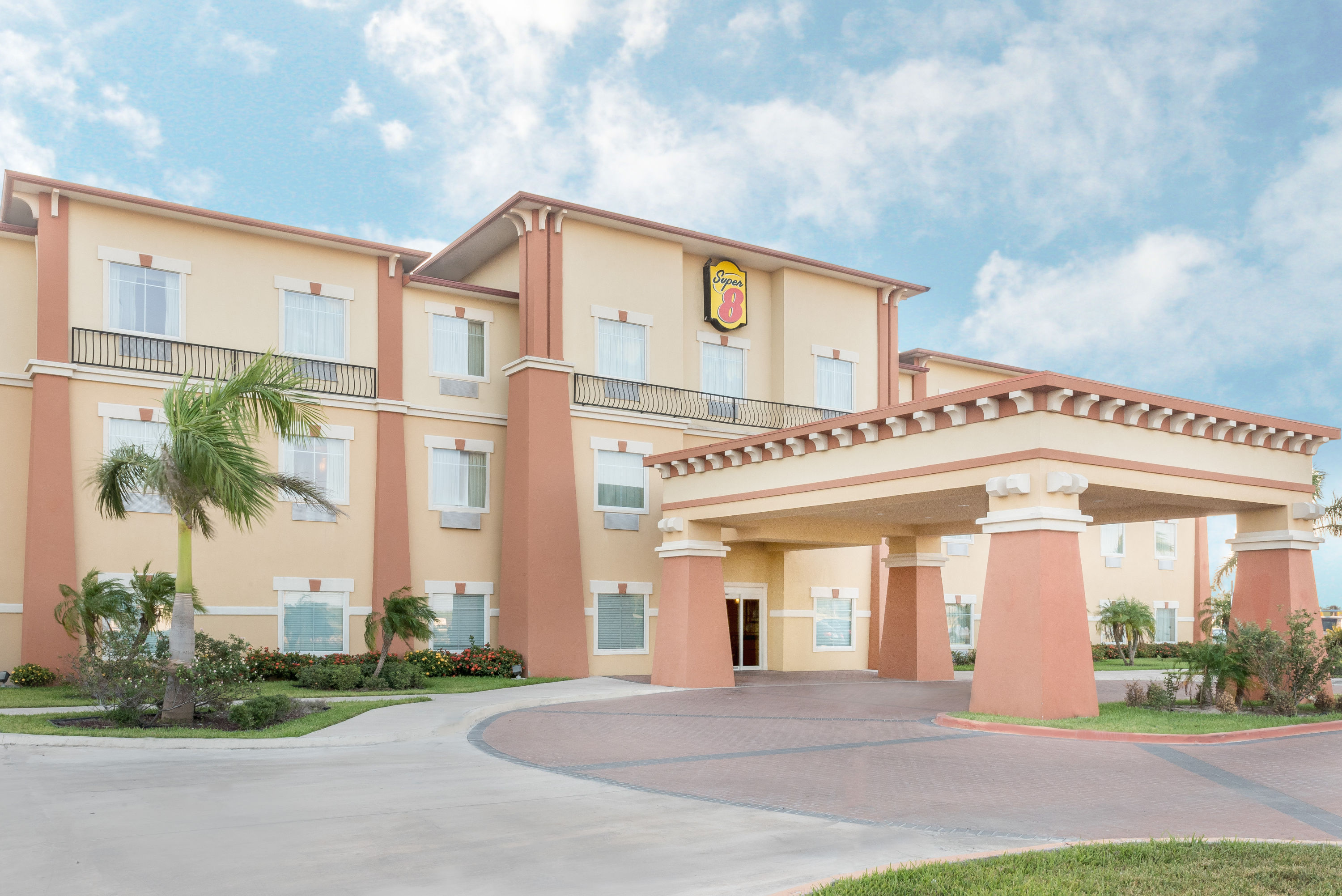 Super 8 By Wyndham Hidalgo Mcallen Area Hidalgo Tx Hotels