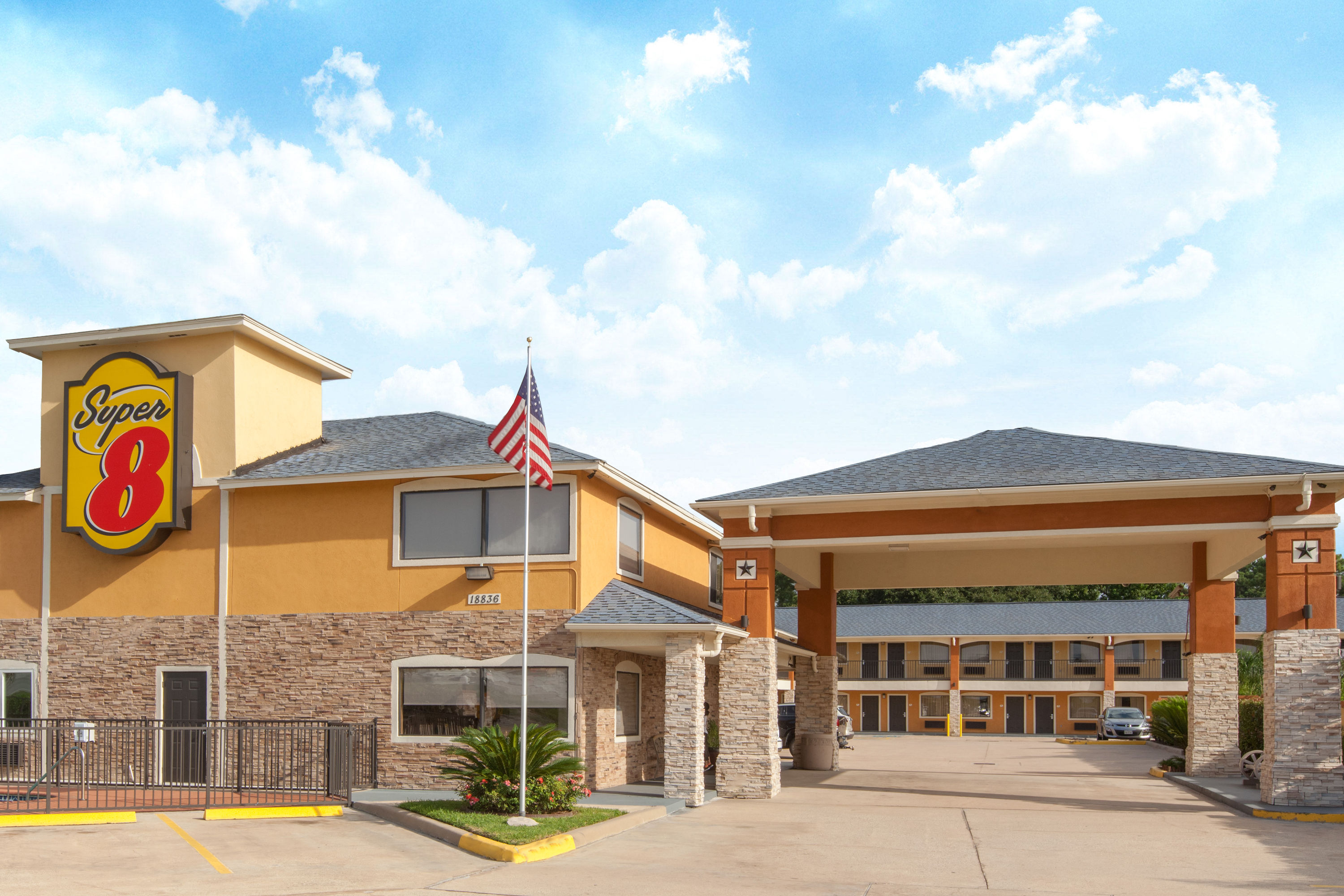 Super 8 by Wyndham Houston/Willowbrook/Hwy 249 Houston, TX Hotels