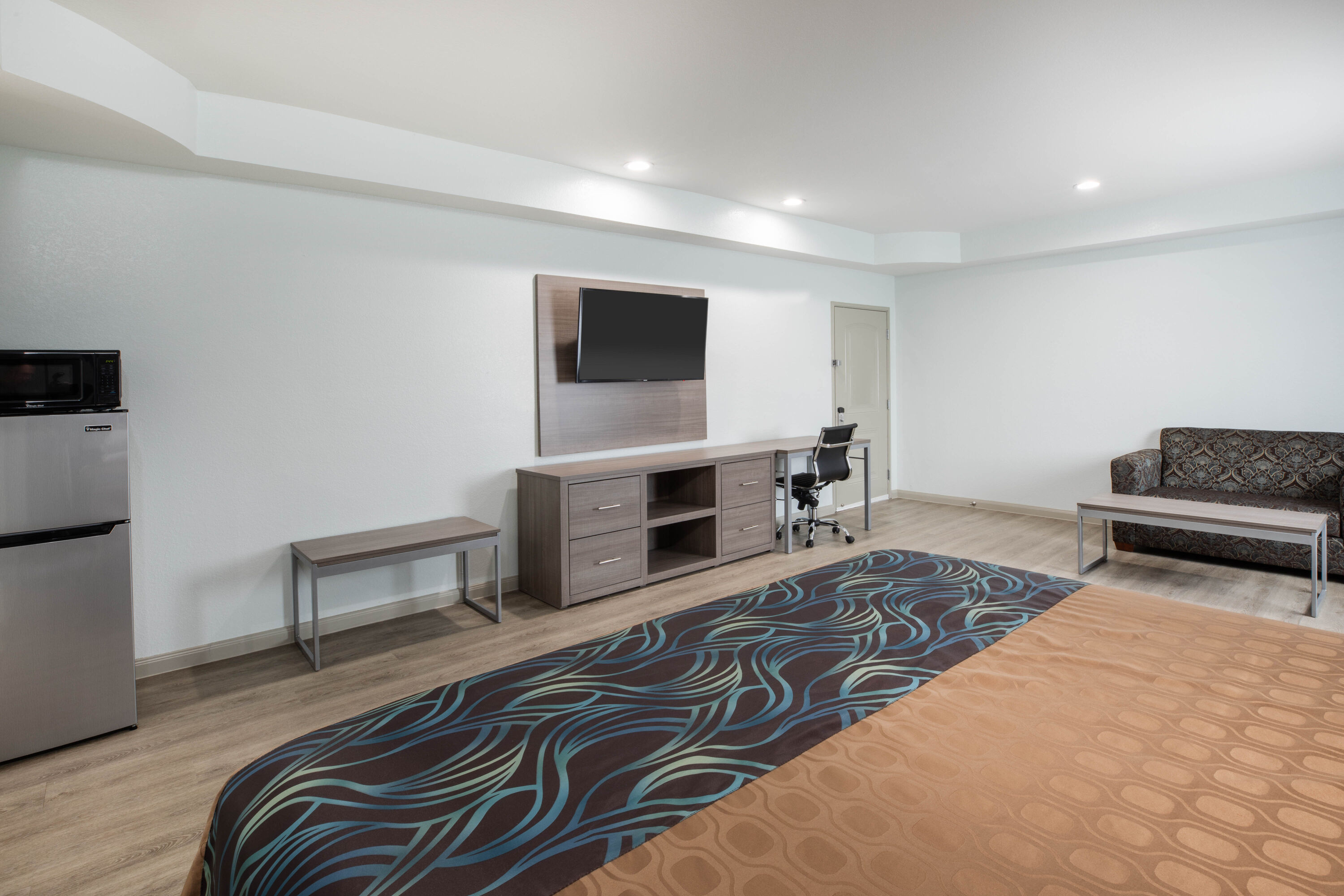 Guest room at the Super 8 by Wyndham Humble/Fallcreek/Houston in Humble, Texas