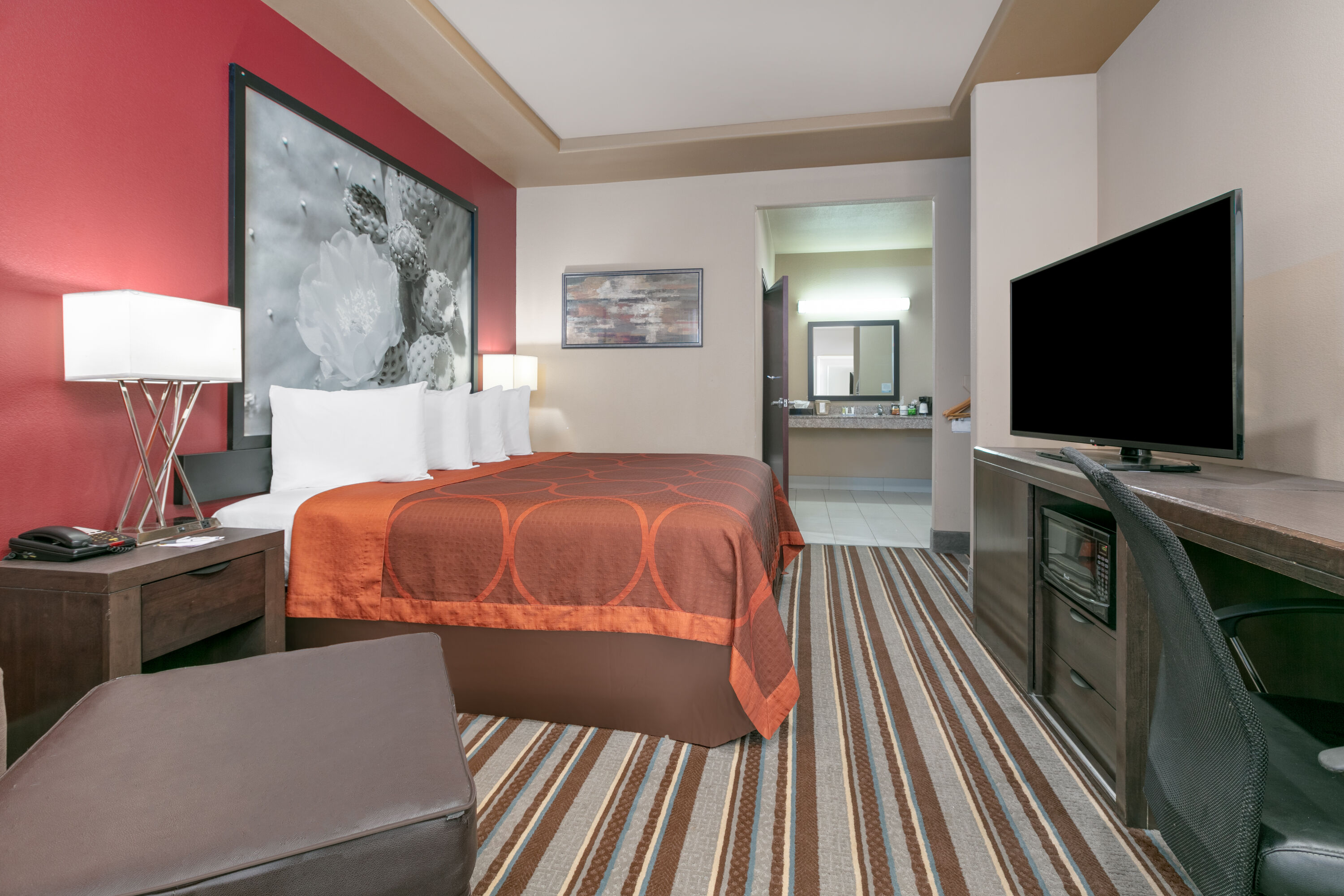 Guest room at the Super 8 by Wyndham Karnes City in Karnes City, Texas