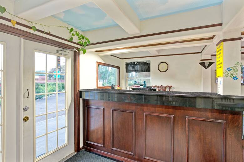 Super 8 La Marque TX/Texas City Area hotel lobby in La Marque, Texas