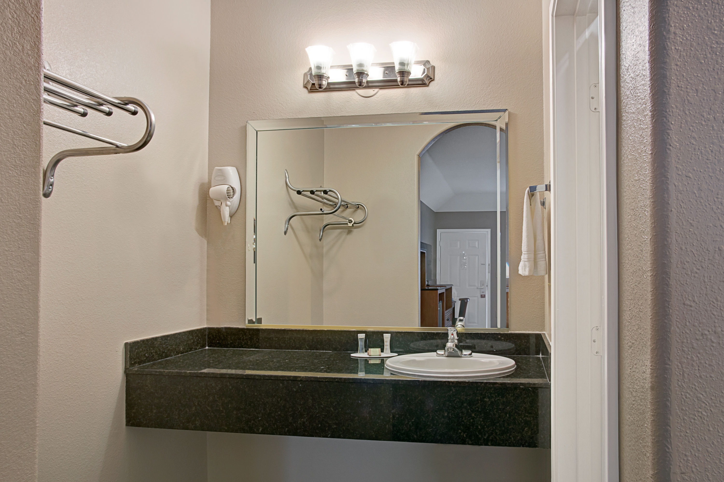 Super 8 By Wyndham Montgomery Lake Conroe Montgomery