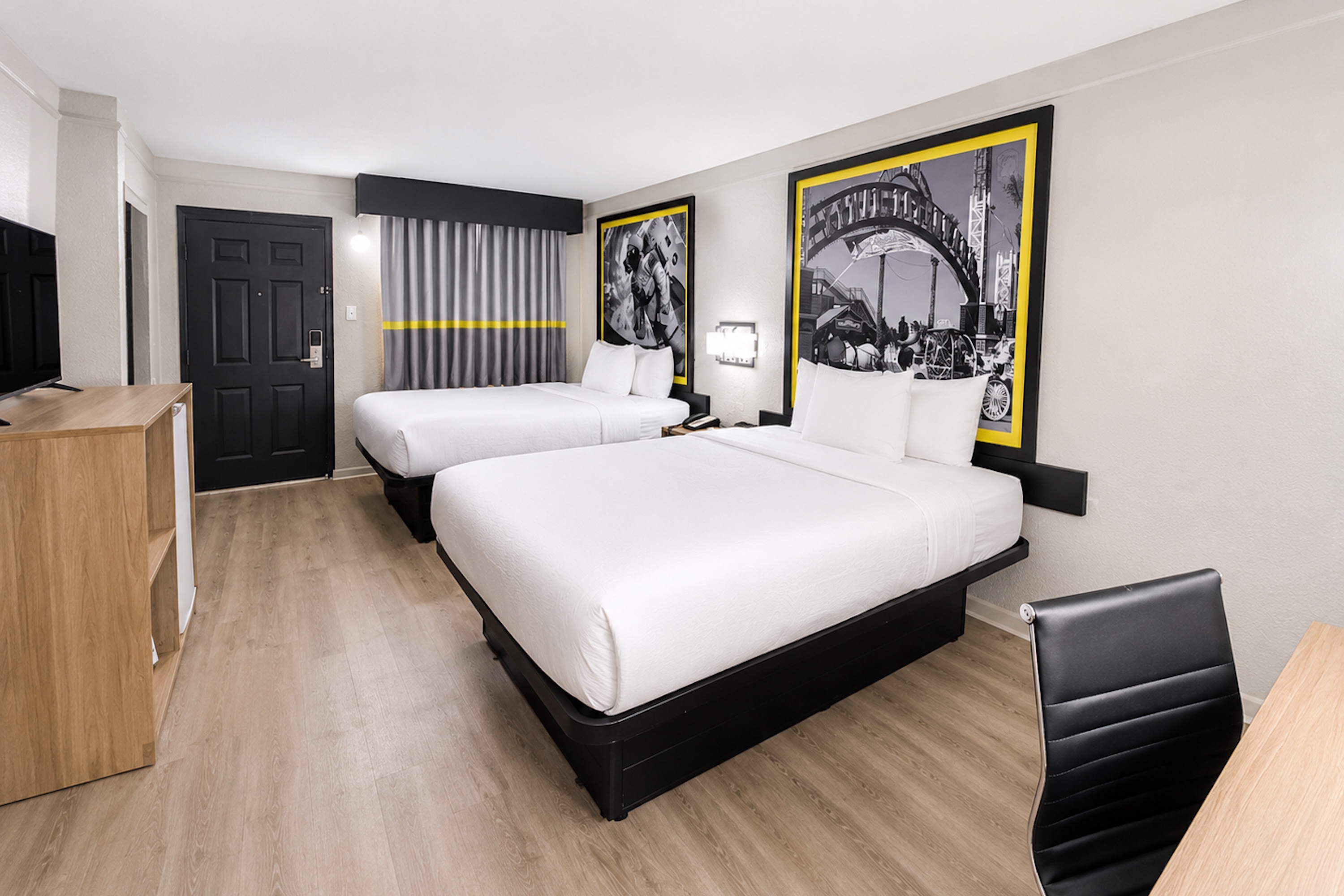Guest room at the Super 8 by Wyndham Nacogdoches Near University in Nacogdoches, Texas