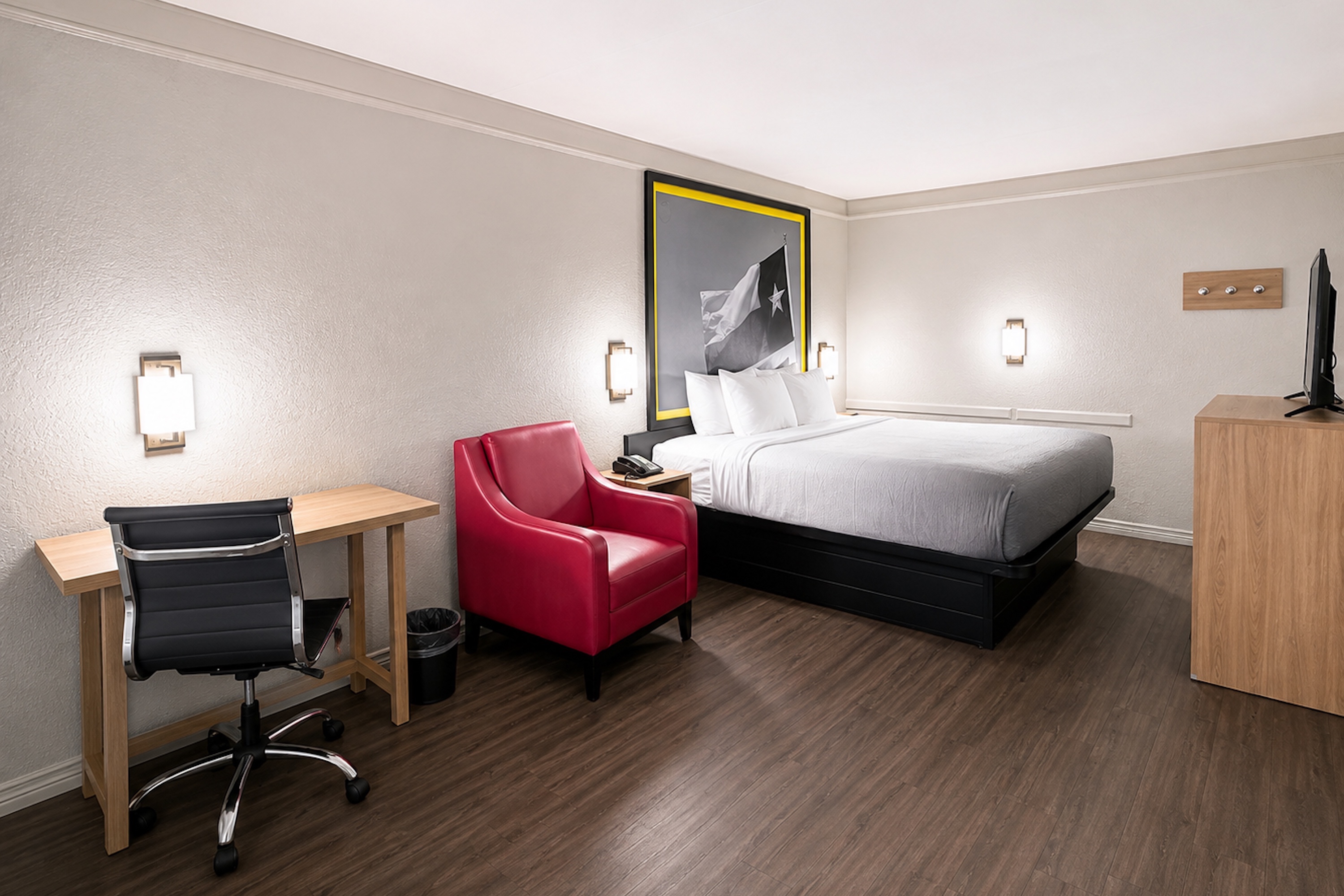 Guest room at the Super 8 by Wyndham Nacogdoches Near University in Nacogdoches, Texas