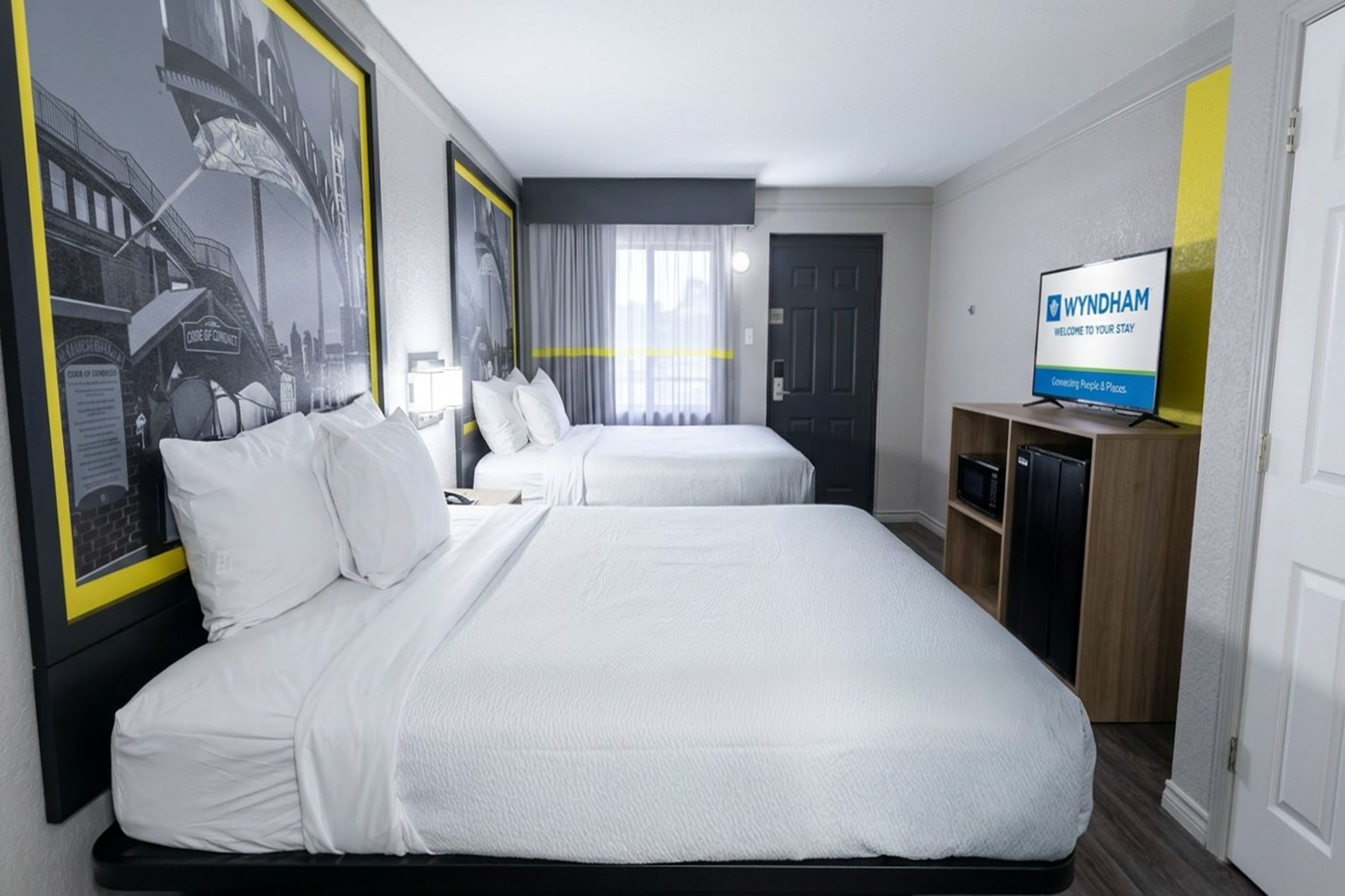 Guest room at the Super 8 by Wyndham Nacogdoches Near University in Nacogdoches, Texas