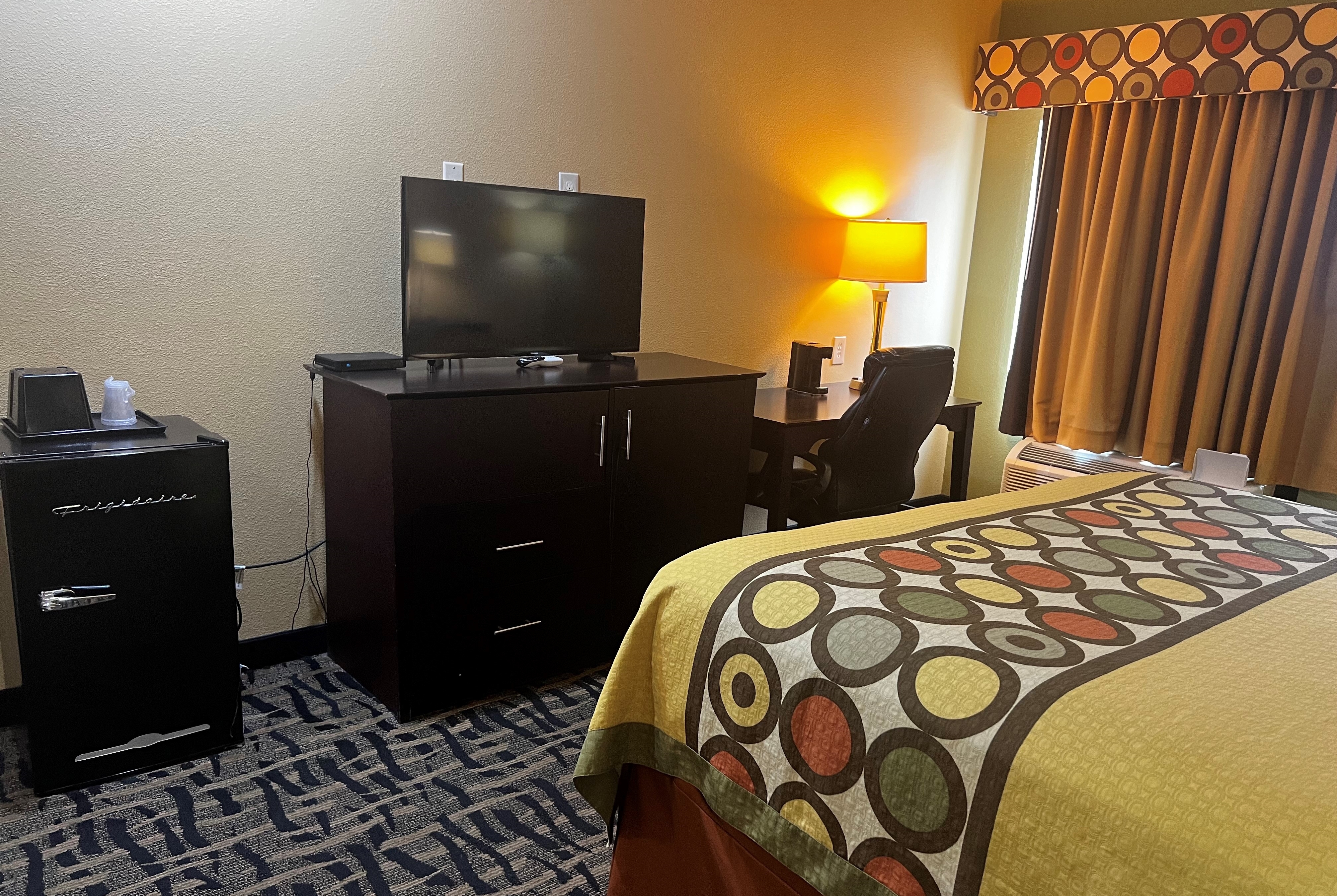 Guest room at the Super 8 by Wyndham Pasadena in Pasadena, Texas