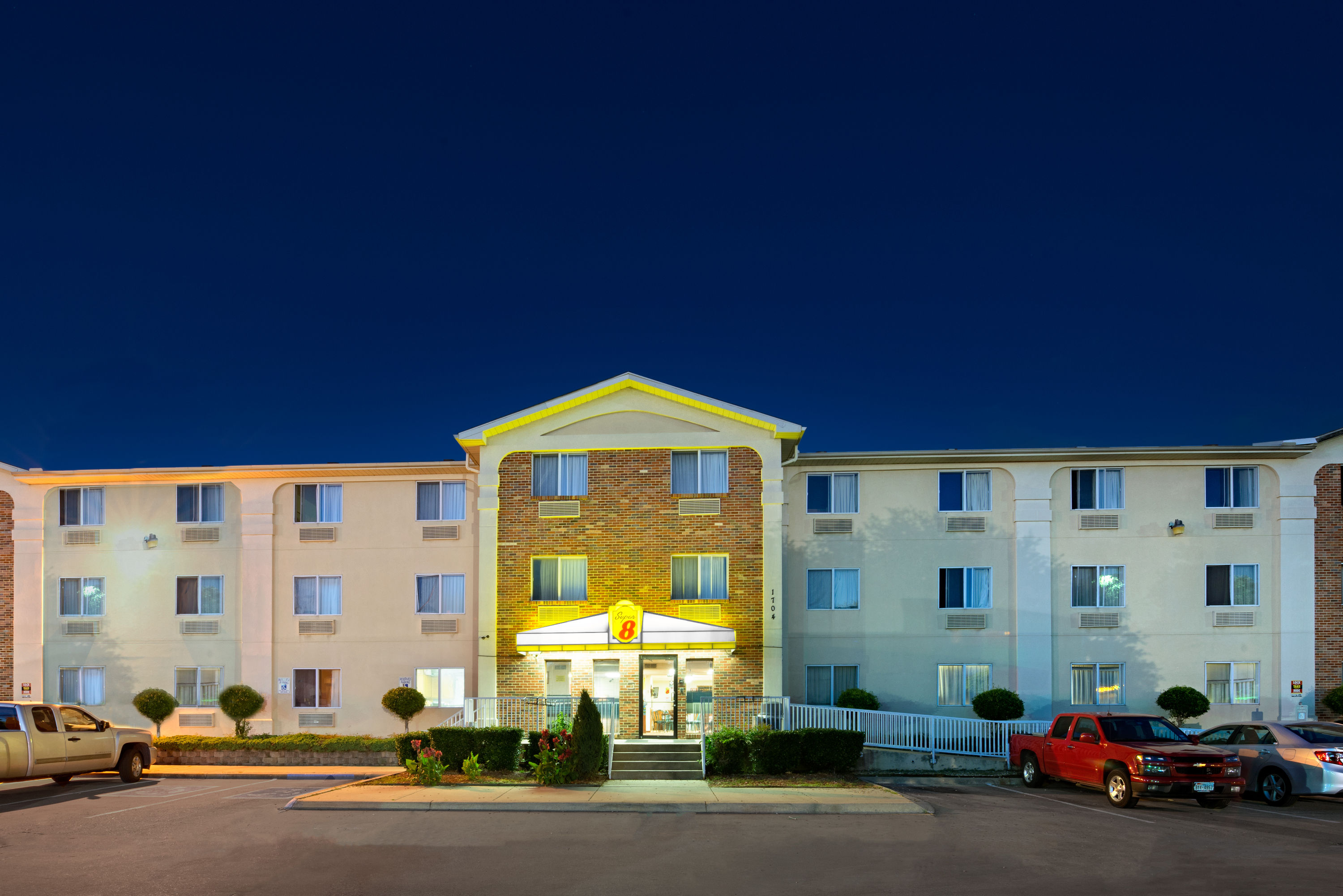 Super 8 by Wyndham Plano/Dallas Area | Plano, TX Hotels