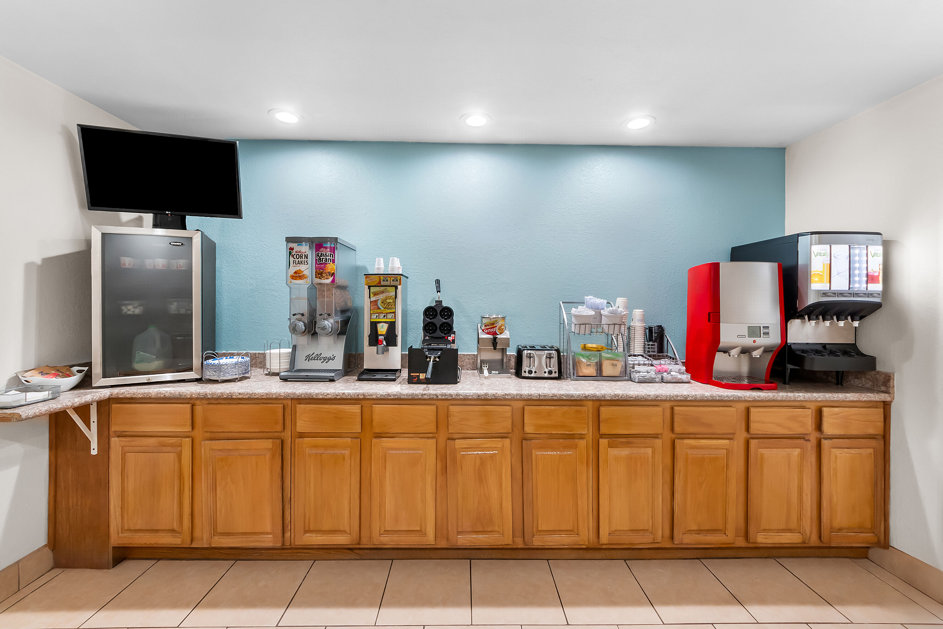 Super 8 by Wyndham Pleasanton restaurant breakfast area close up in Pleasanton, Texas