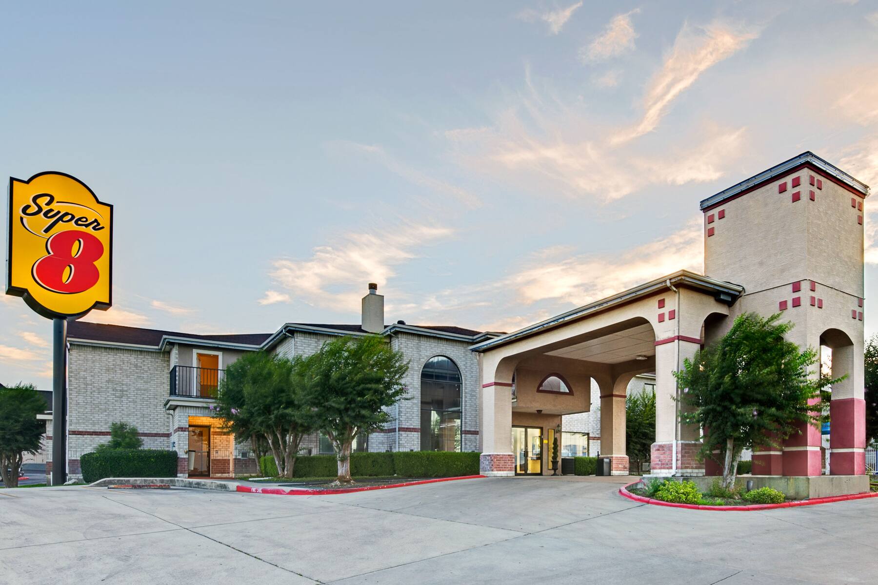 Exterior of Super 8 San Antonio/Airport hotel in San Antonio, Texas Exterior of Super 8 San Antonio/Airport hotel in San Antonio, Texas