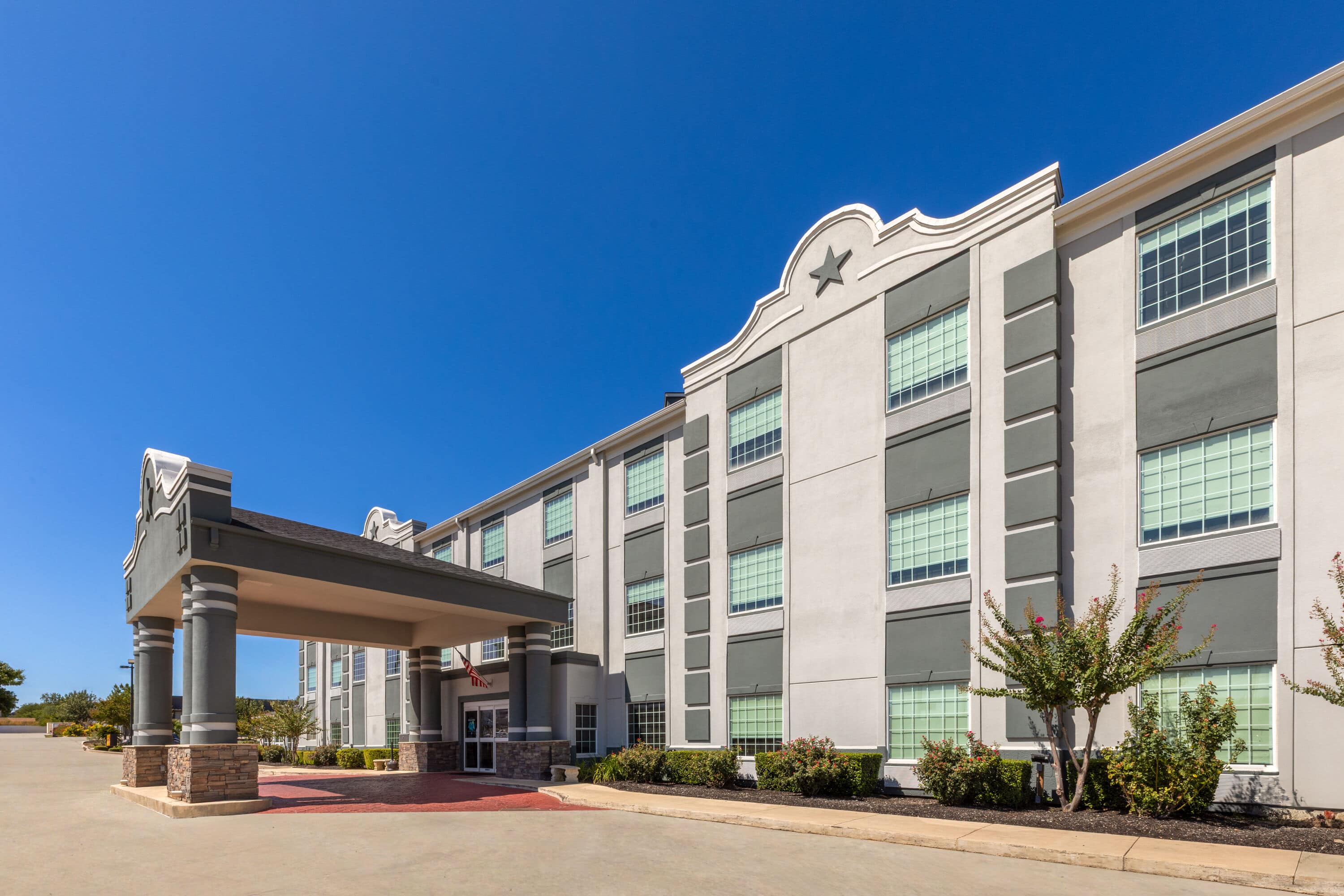 14805_exterior_day_1.jpg