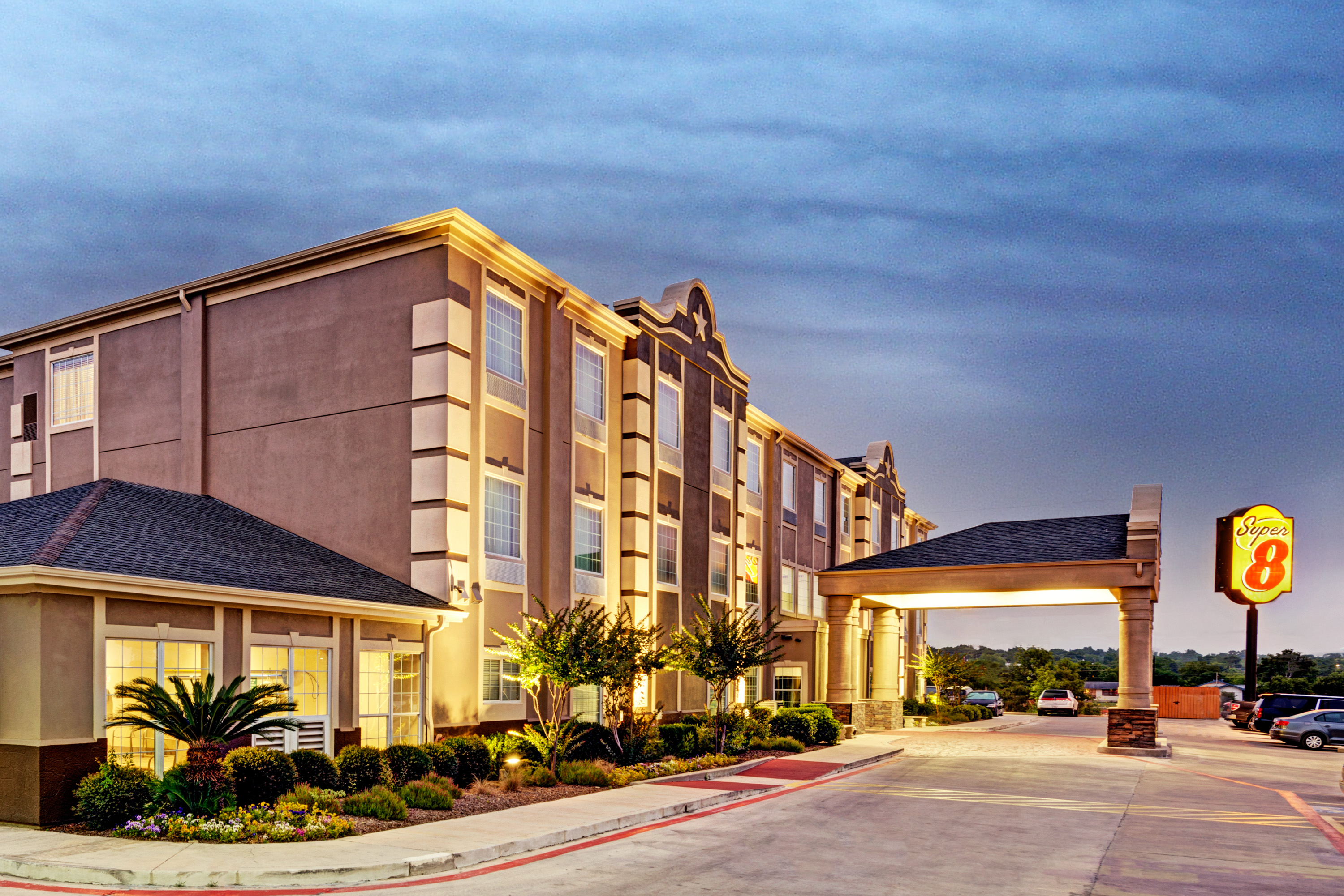 Super 8 By Wyndham San Antonio Alamodome Area San Antonio Tx Hotels
