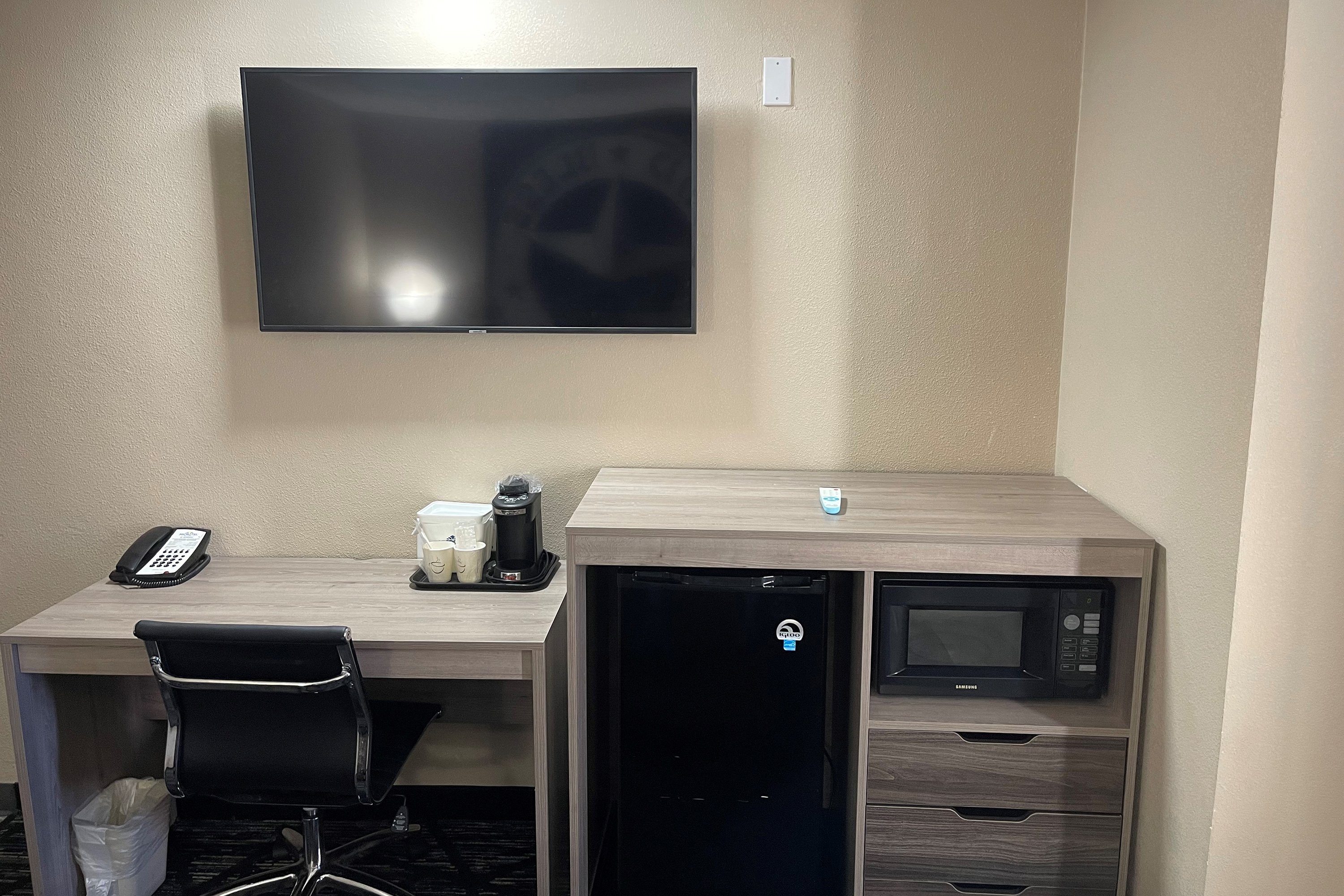 Guest room at the Super 8 by Wyndham San Antonio Downtown NE in San Antonio, Texas