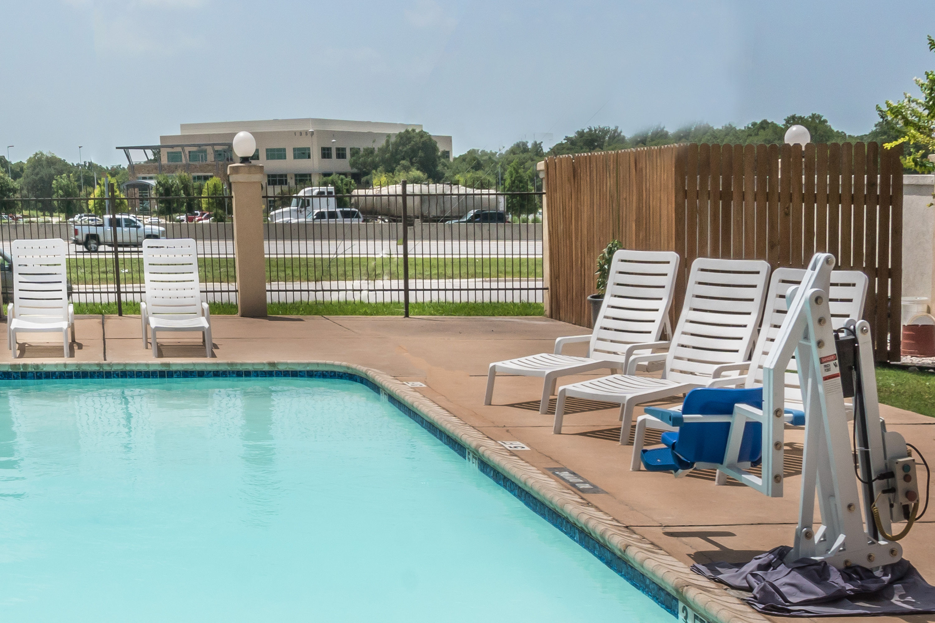 Super 8 by Wyndham San Marcos San Marcos, TX Hotels