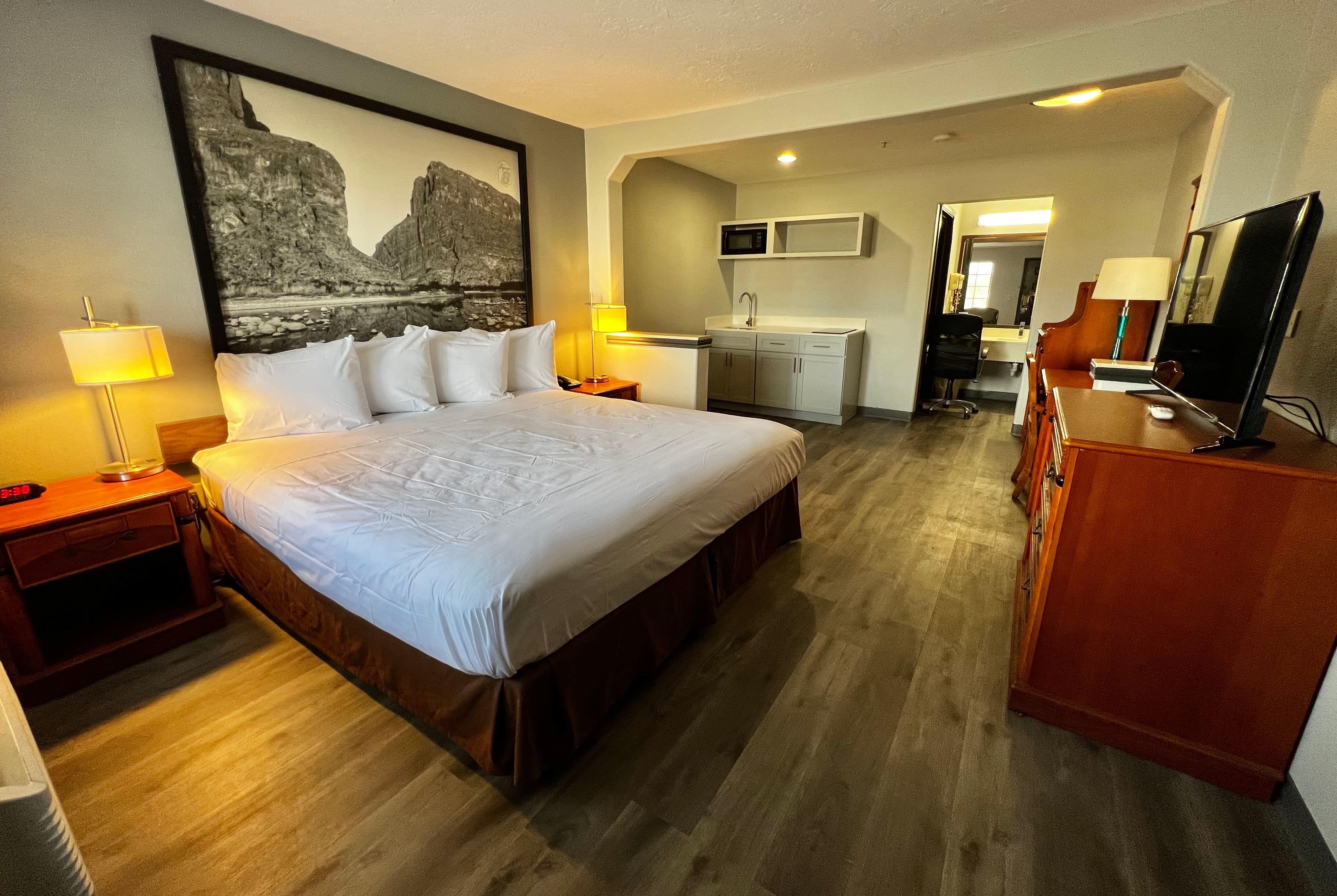 Super 8 by Wyndham Sealy | Sealy, TX Hotels