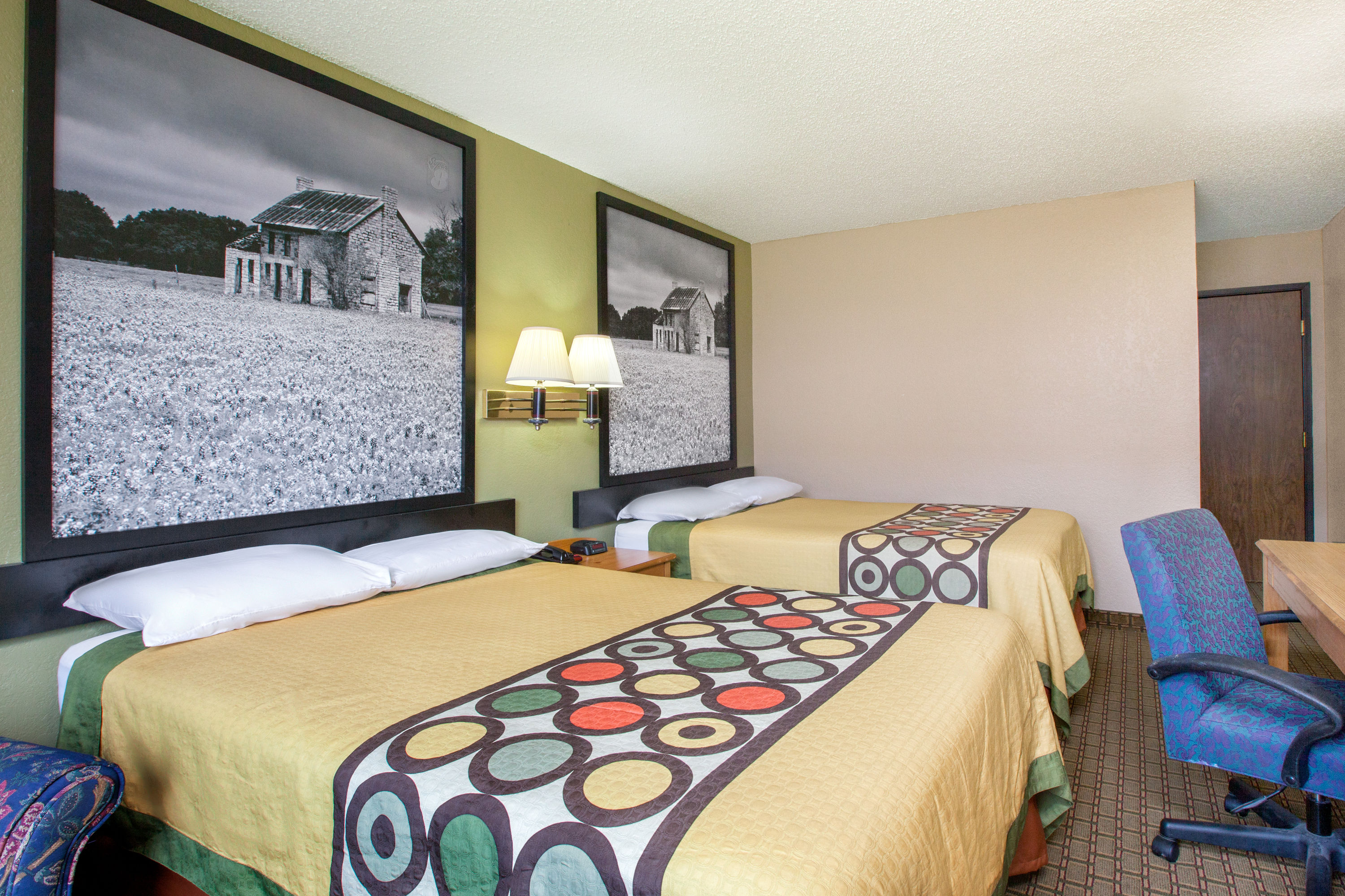 Guest room at the Super 8 by Wyndham Sherman in Sherman, Texas