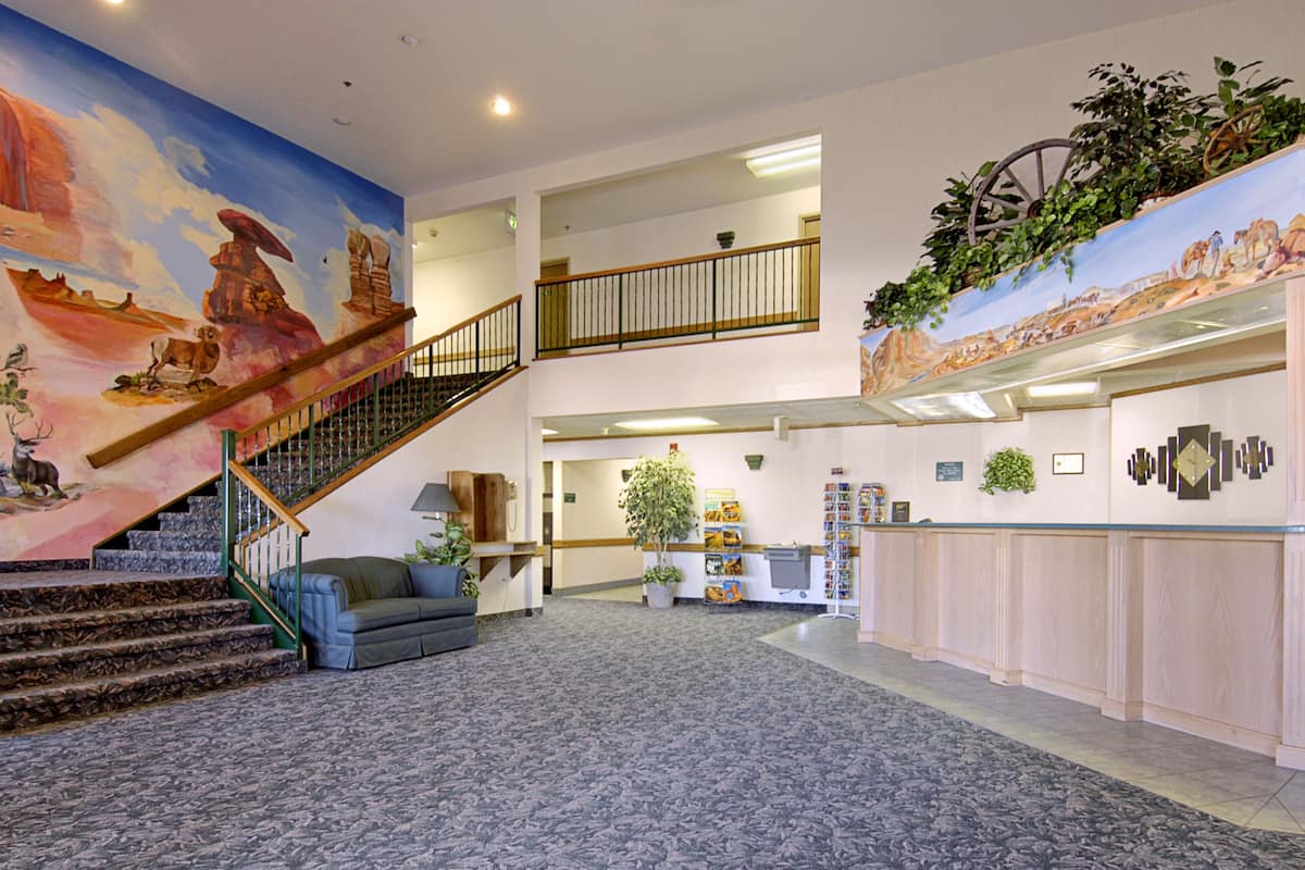 Super 8 By Wyndham Blanding Hotels Ut 84511 Super 8 By Wyndham Blanding Hotel Lobby In Utah